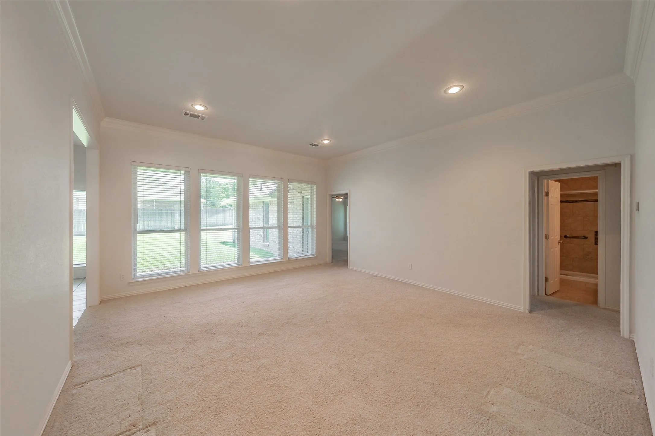 Single Family Residence For Sale in Tarrant County , 1057 Oak Valley Court, Keller, Texas 76248, 3 Bedroom, 2 Bathroom, 2 Garage spaces, 2,123 Sqft, built in 1993, mls#21340902, Real Estate Agent in Keller, Homes For Sale in Tarrant county, Homes For Sale in Keller, Realtor in Keller Texas, Real Estate Brokerage Independent Realty Texas, Luminita Cordes Realtor