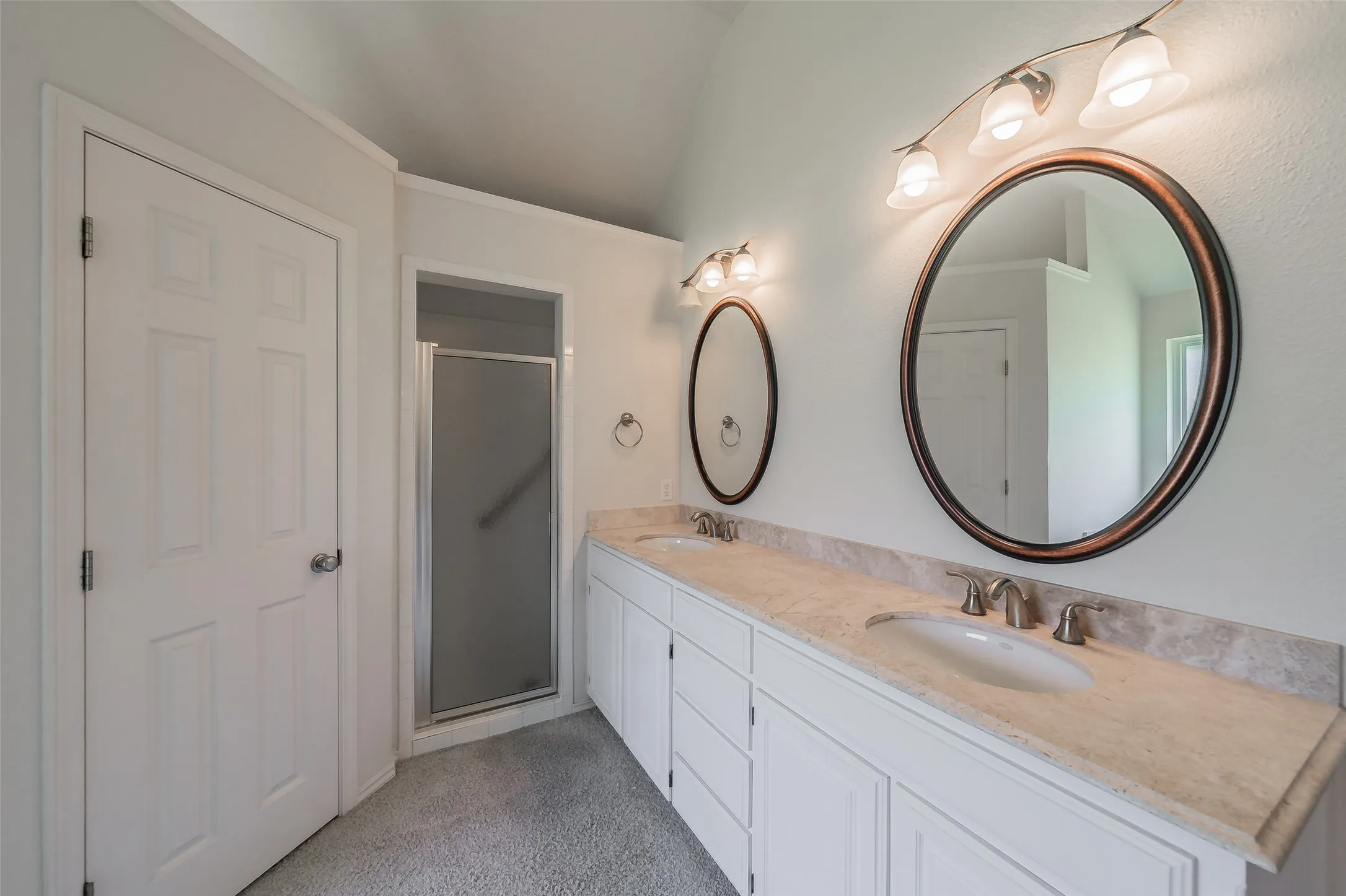 Single Family Residence For Sale in Tarrant County , 1057 Oak Valley Court, Keller, Texas 76248, 3 Bedroom, 2 Bathroom, 2 Garage spaces, 2,123 Sqft, built in 1993, mls#21340902, Real Estate Agent in Keller, Homes For Sale in Tarrant county, Homes For Sale in Keller, Realtor in Keller Texas, Real Estate Brokerage Independent Realty Texas, Luminita Cordes Realtor