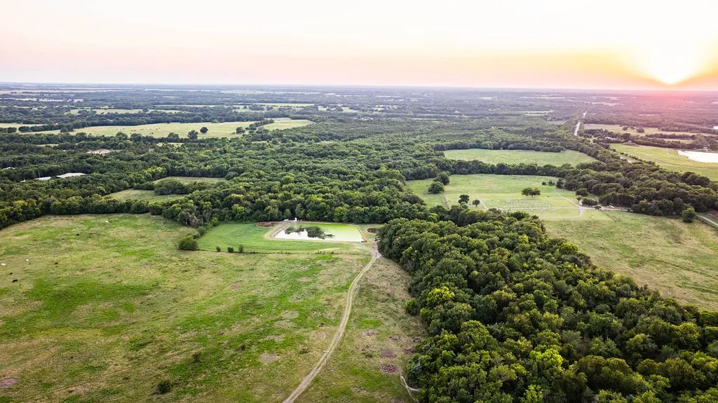 Easement access to Windom Sewage Treatment Plant and Windom Cemetery to the right.