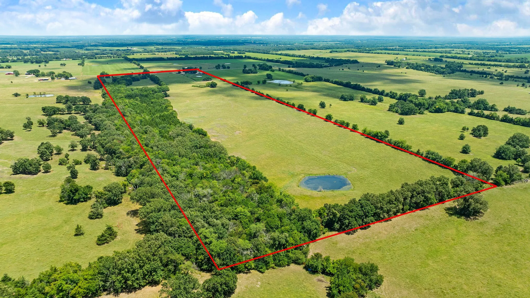 Single Family Residence For Sale in Red River (TX) County , 2606 Farm Road 412, Clarksville, Texas 75426, 3 Bedrooms, 2 Bathrooms, 2 Garage spaces, 1,500 Sqft, built in 1971, Price $624,900, mls#21345269, Real Estate Agent in Clarksville, Homes For Sale in Red River (TX) county, Homes For Sale in Clarksville, Realtor in Clarksville Texas, Real Estate Brokerage Independent Realty Texas, Luminita Cordes Realtor