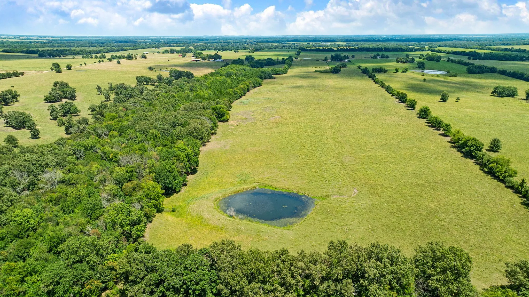 Single Family Residence For Sale in Red River (TX) County , 2606 Farm Road 412, Clarksville, Texas 75426, 3 Bedrooms, 2 Bathrooms, 2 Garage spaces, 1,500 Sqft, built in 1971, Price $624,900, mls#21345269, Real Estate Agent in Clarksville, Homes For Sale in Red River (TX) county, Homes For Sale in Clarksville, Realtor in Clarksville Texas, Real Estate Brokerage Independent Realty Texas, Luminita Cordes Realtor