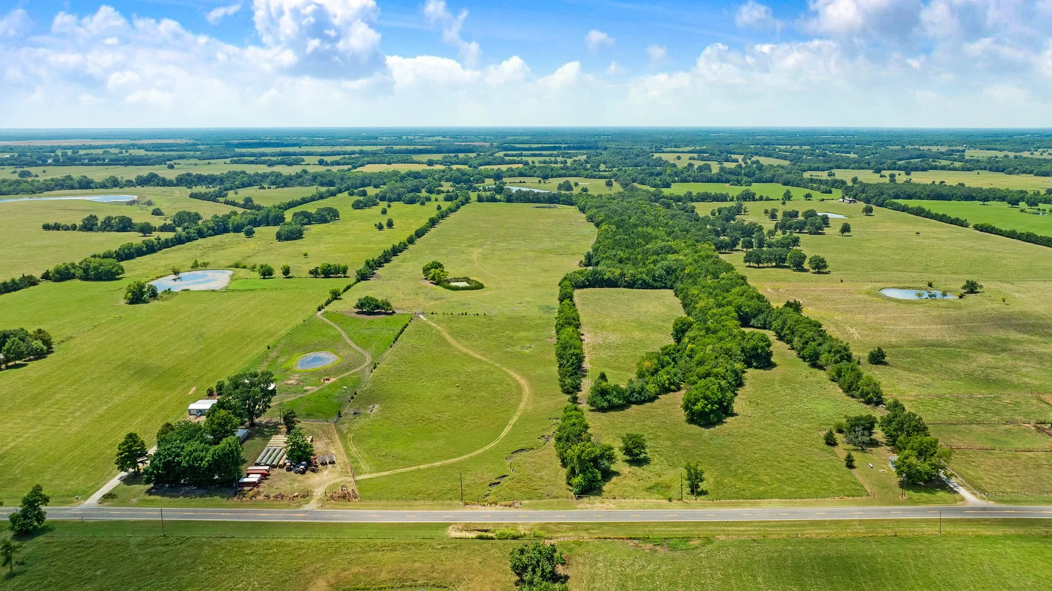 Single Family Residence For Sale in Red River (TX) County , 2606 Farm Road 412, Clarksville, Texas 75426, 3 Bedrooms, 2 Bathrooms, 2 Garage spaces, 1,500 Sqft, built in 1971, Price $624,900, mls#21345269, Real Estate Agent in Clarksville, Homes For Sale in Red River (TX) county, Homes For Sale in Clarksville, Realtor in Clarksville Texas, Real Estate Brokerage Independent Realty Texas, Luminita Cordes Realtor