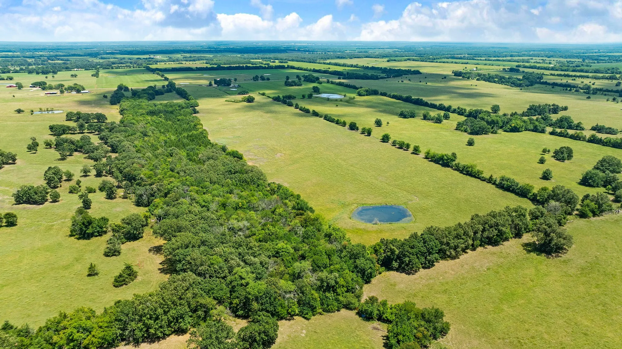 Single Family Residence For Sale in Red River (TX) County , 2606 Farm Road 412, Clarksville, Texas 75426, 3 Bedrooms, 2 Bathrooms, 2 Garage spaces, 1,500 Sqft, built in 1971, Price $624,900, mls#21345269, Real Estate Agent in Clarksville, Homes For Sale in Red River (TX) county, Homes For Sale in Clarksville, Realtor in Clarksville Texas, Real Estate Brokerage Independent Realty Texas, Luminita Cordes Realtor