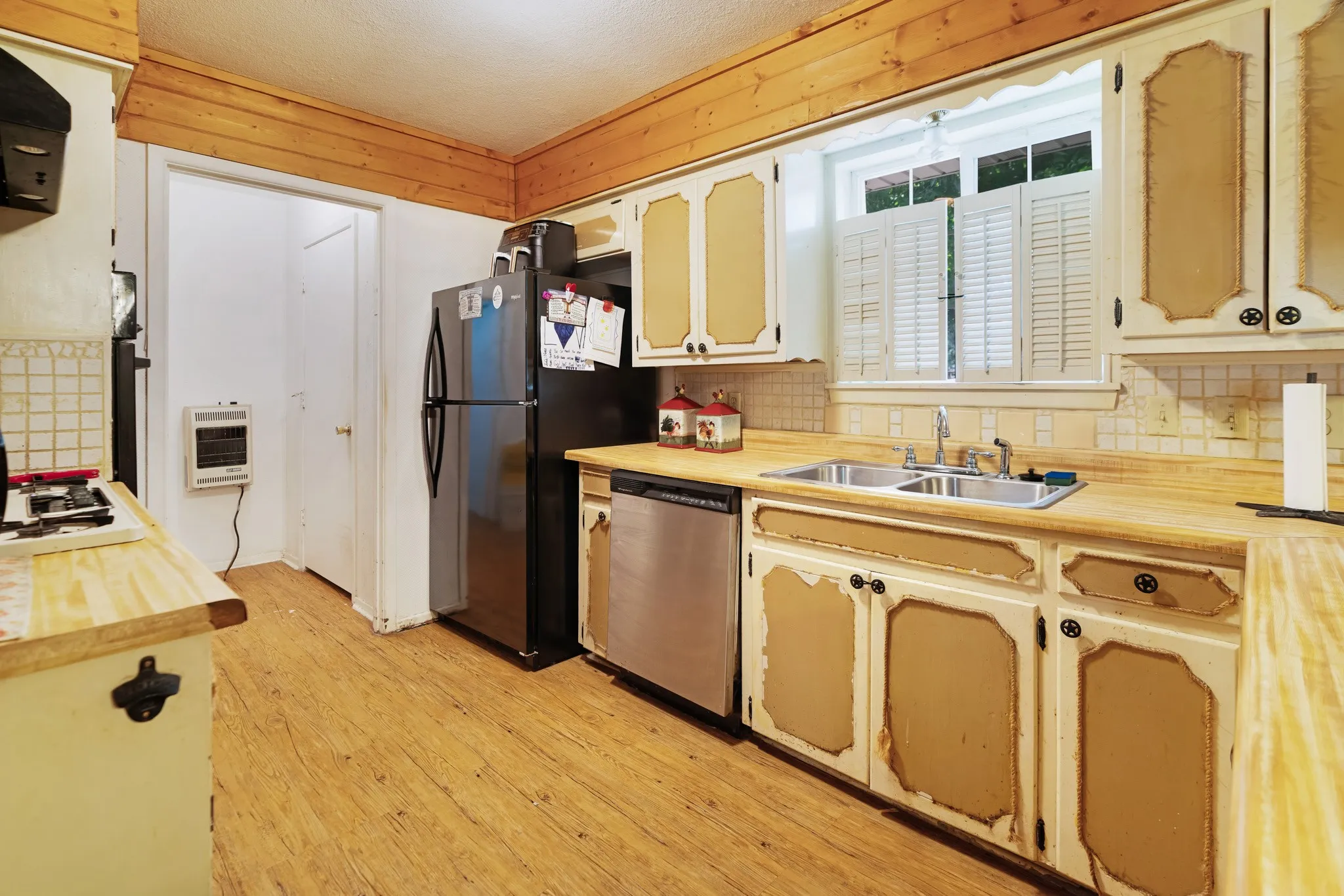 Single Family Residence For Sale in Red River (TX) County , 2606 Farm Road 412, Clarksville, Texas 75426, 3 Bedrooms, 2 Bathrooms, 2 Garage spaces, 1,500 Sqft, built in 1971, Price $624,900, mls#21345269, Real Estate Agent in Clarksville, Homes For Sale in Red River (TX) county, Homes For Sale in Clarksville, Realtor in Clarksville Texas, Real Estate Brokerage Independent Realty Texas, Luminita Cordes Realtor