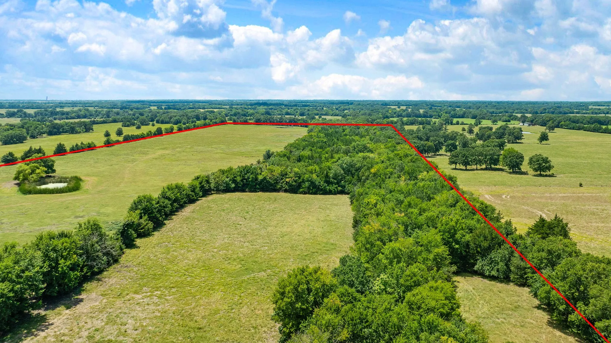 Single Family Residence For Sale in Red River (TX) County , 2606 Farm Road 412, Clarksville, Texas 75426, 3 Bedrooms, 2 Bathrooms, 2 Garage spaces, 1,500 Sqft, built in 1971, Price $624,900, mls#21345269, Real Estate Agent in Clarksville, Homes For Sale in Red River (TX) county, Homes For Sale in Clarksville, Realtor in Clarksville Texas, Real Estate Brokerage Independent Realty Texas, Luminita Cordes Realtor