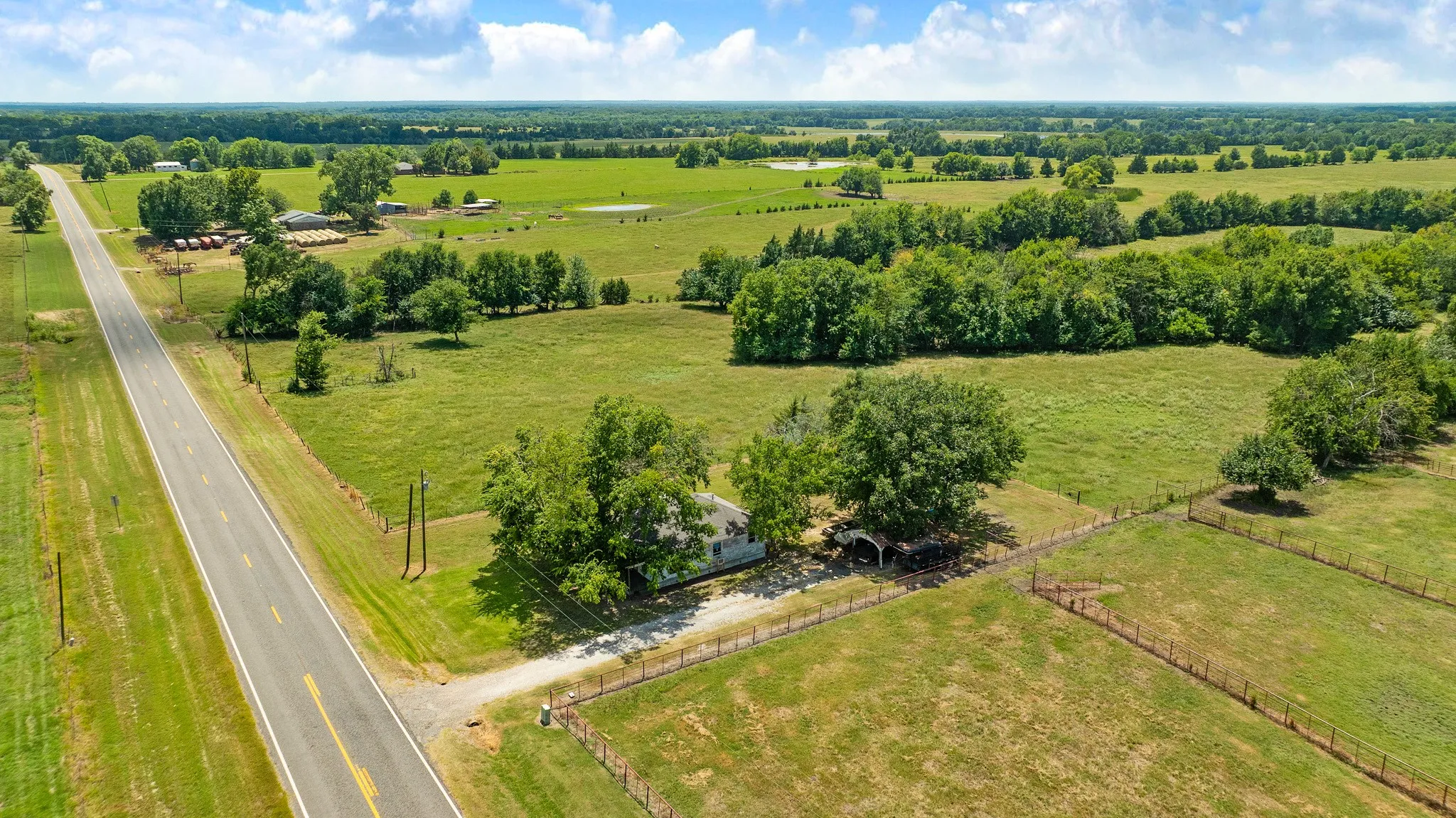 Single Family Residence For Sale in Red River (TX) County , 2606 Farm Road 412, Clarksville, Texas 75426, 3 Bedrooms, 2 Bathrooms, 2 Garage spaces, 1,500 Sqft, built in 1971, Price $624,900, mls#21345269, Real Estate Agent in Clarksville, Homes For Sale in Red River (TX) county, Homes For Sale in Clarksville, Realtor in Clarksville Texas, Real Estate Brokerage Independent Realty Texas, Luminita Cordes Realtor
