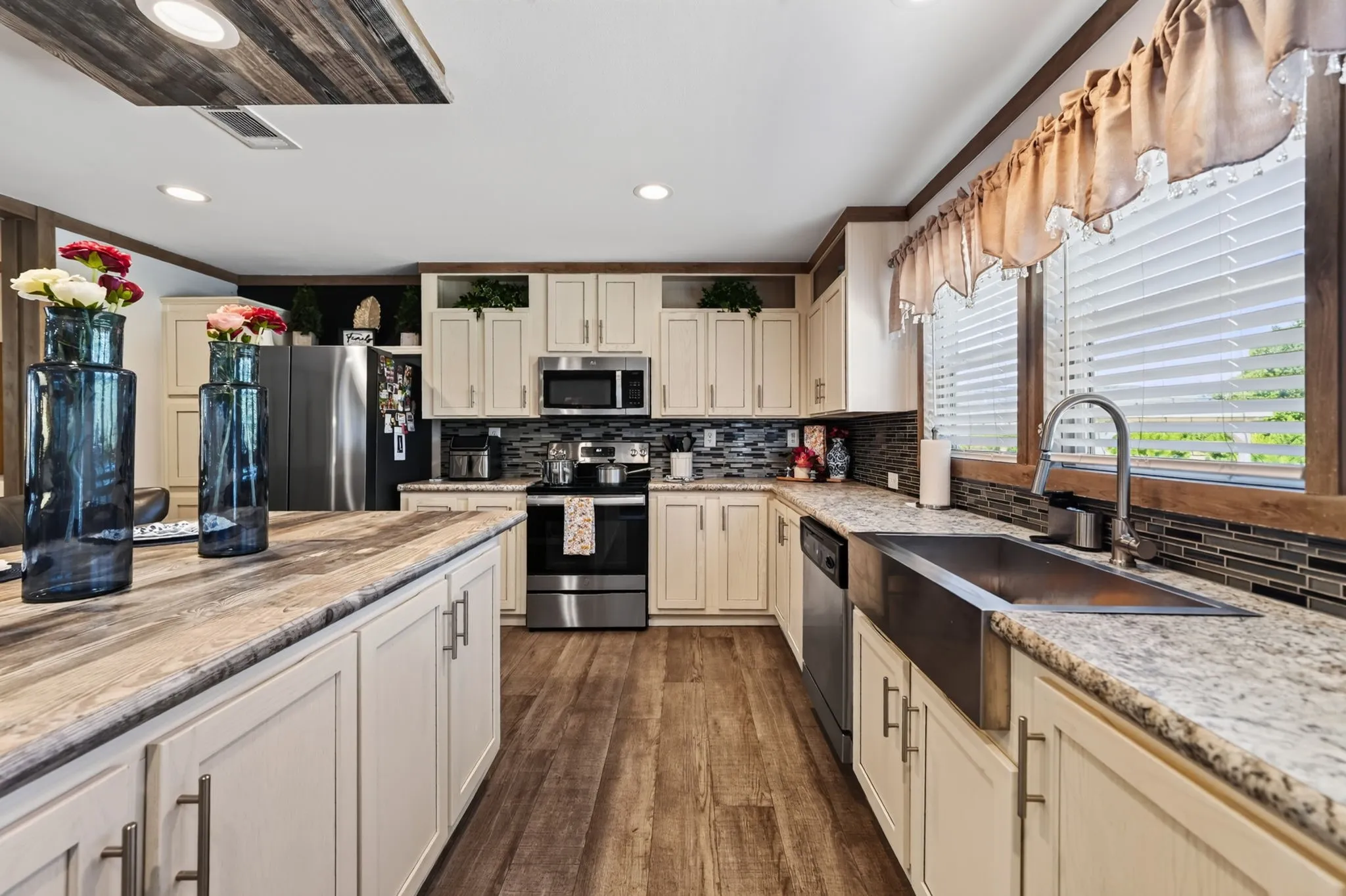 Manufactured Home For Sale in Rains County , 890 Fm 275, Emory, Texas 75440, 4 Bedroom, 3 Bathroom, Garage spaces, 2,560 Sqft, built in 2020, mls#21344391, Real Estate Agent in Emory, Homes For Sale in Rains county, Homes For Sale in Emory, Realtor in Emory Texas, Real Estate Brokerage Independent Realty Texas, Luminita Cordes Realtor