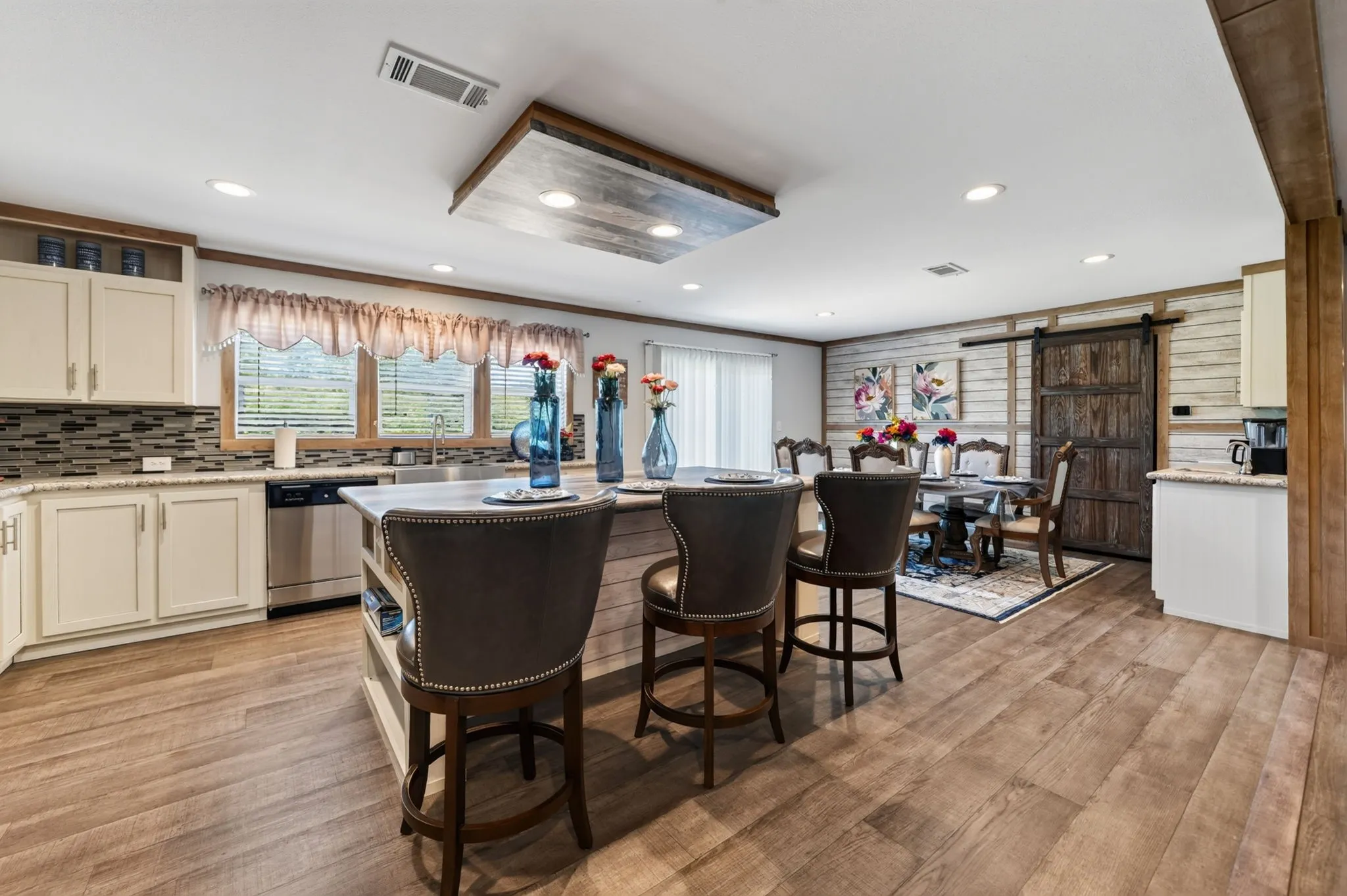 Manufactured Home For Sale in Rains County , 890 Fm 275, Emory, Texas 75440, 4 Bedroom, 3 Bathroom, Garage spaces, 2,560 Sqft, built in 2020, mls#21344391, Real Estate Agent in Emory, Homes For Sale in Rains county, Homes For Sale in Emory, Realtor in Emory Texas, Real Estate Brokerage Independent Realty Texas, Luminita Cordes Realtor