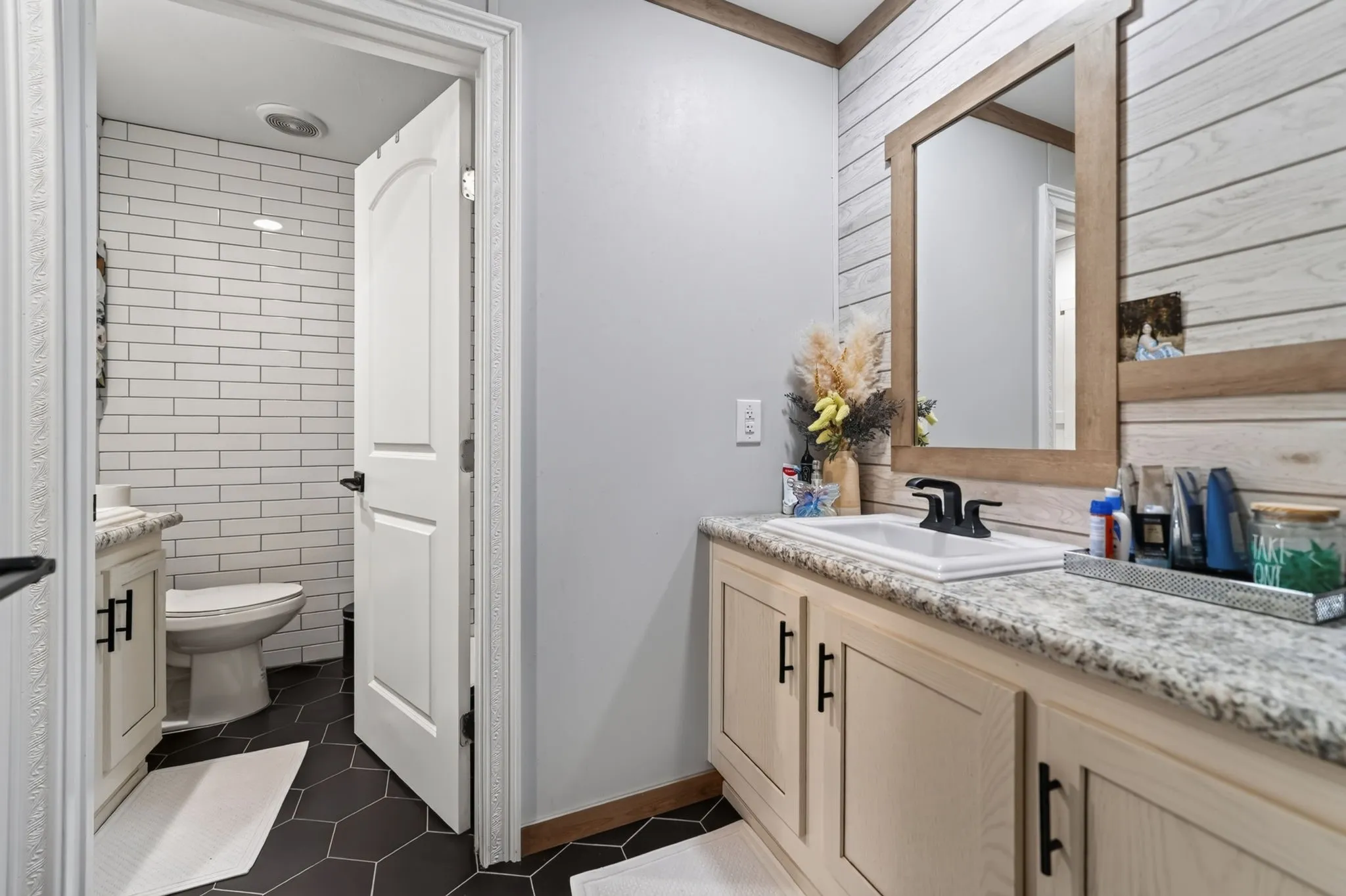Manufactured Home For Sale in Rains County , 890 Fm 275, Emory, Texas 75440, 4 Bedroom, 3 Bathroom, Garage spaces, 2,560 Sqft, built in 2020, mls#21344391, Real Estate Agent in Emory, Homes For Sale in Rains county, Homes For Sale in Emory, Realtor in Emory Texas, Real Estate Brokerage Independent Realty Texas, Luminita Cordes Realtor