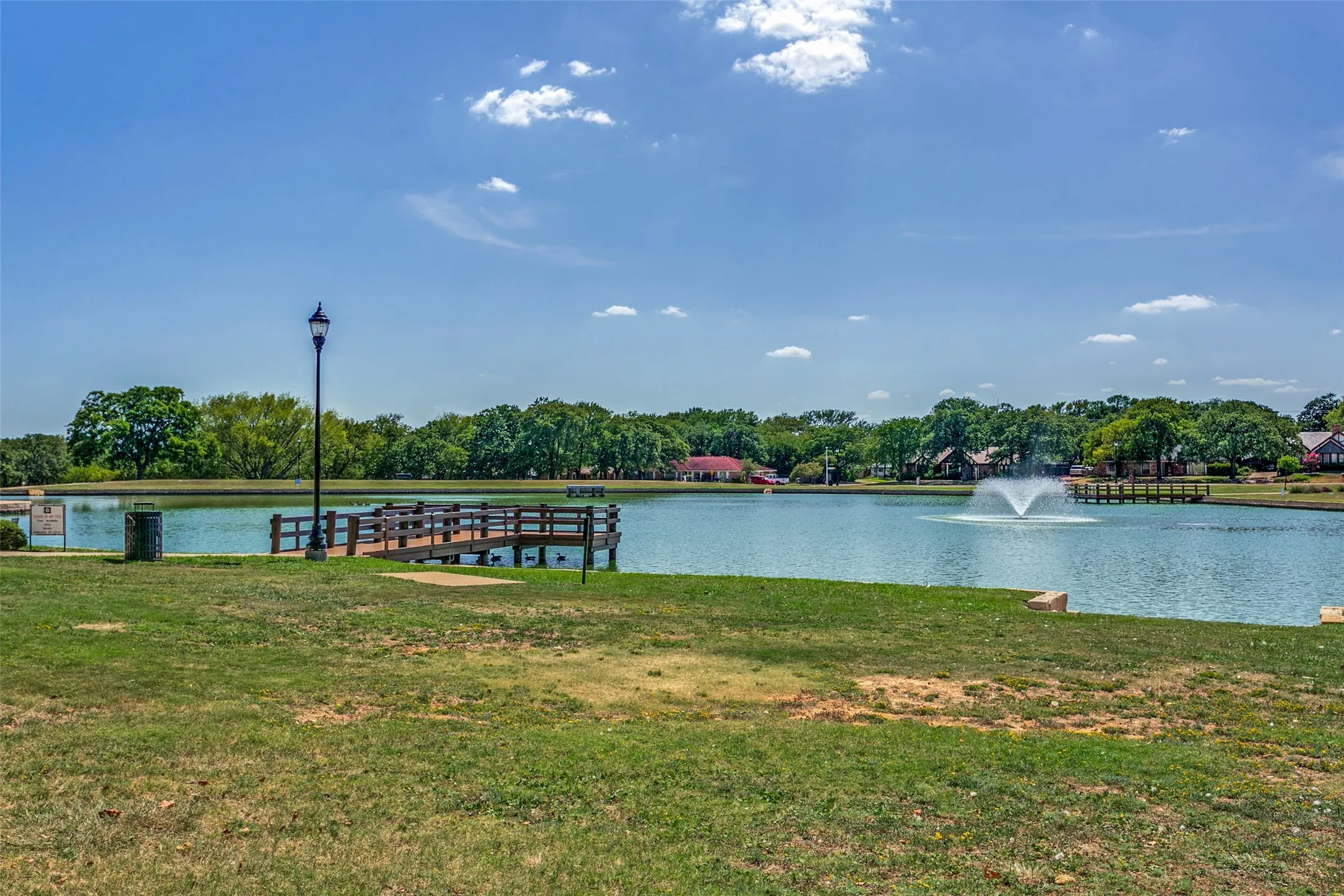 Single Family Residence For Sale in Tarrant County , 1228 Falcon Trail, Bedford, Texas 76021, 3 Bedroom, 2 Bathroom, 2 Garage spaces, 1,346 Sqft, built in 1995, mls#21345429, Real Estate Agent in Bedford, Homes For Sale in Tarrant county, Homes For Sale in Bedford, Realtor in Bedford Texas, Real Estate Brokerage Independent Realty Texas, Luminita Cordes Realtor