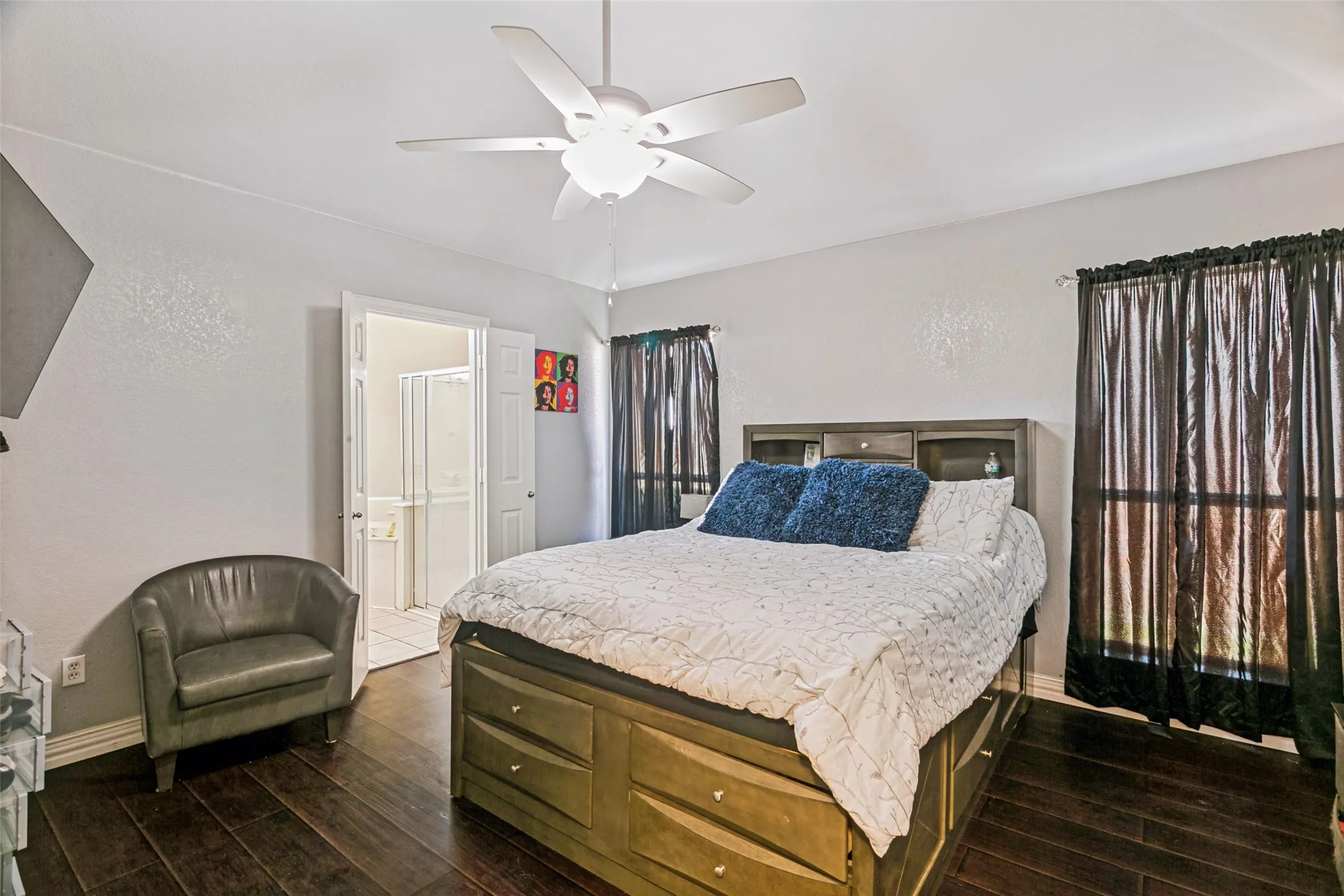 Single Family Residence For Sale in Tarrant County , 1228 Falcon Trail, Bedford, Texas 76021, 3 Bedroom, 2 Bathroom, 2 Garage spaces, 1,346 Sqft, built in 1995, mls#21345429, Real Estate Agent in Bedford, Homes For Sale in Tarrant county, Homes For Sale in Bedford, Realtor in Bedford Texas, Real Estate Brokerage Independent Realty Texas, Luminita Cordes Realtor