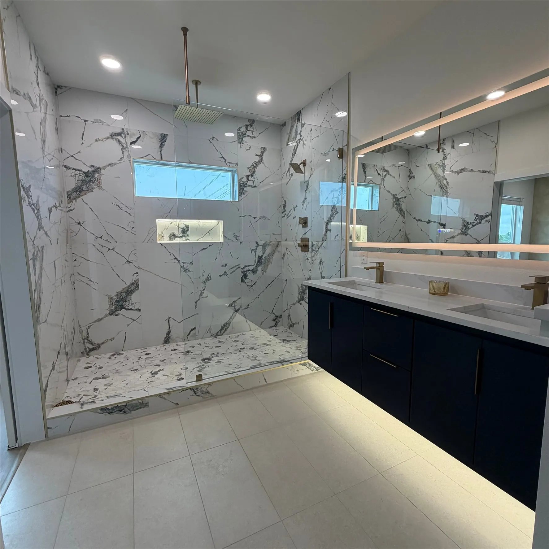 PRIMARY BATH