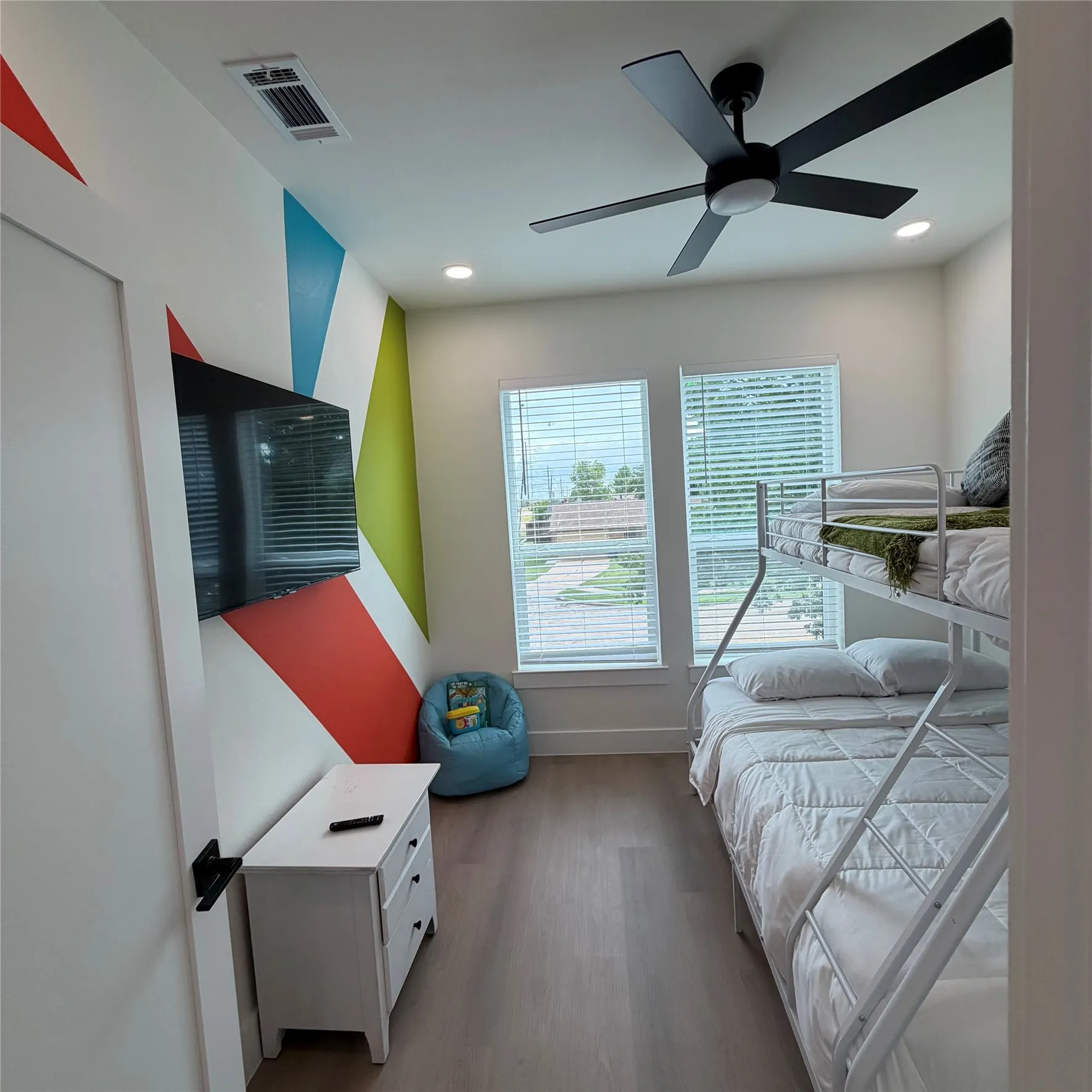 BEDROOM2