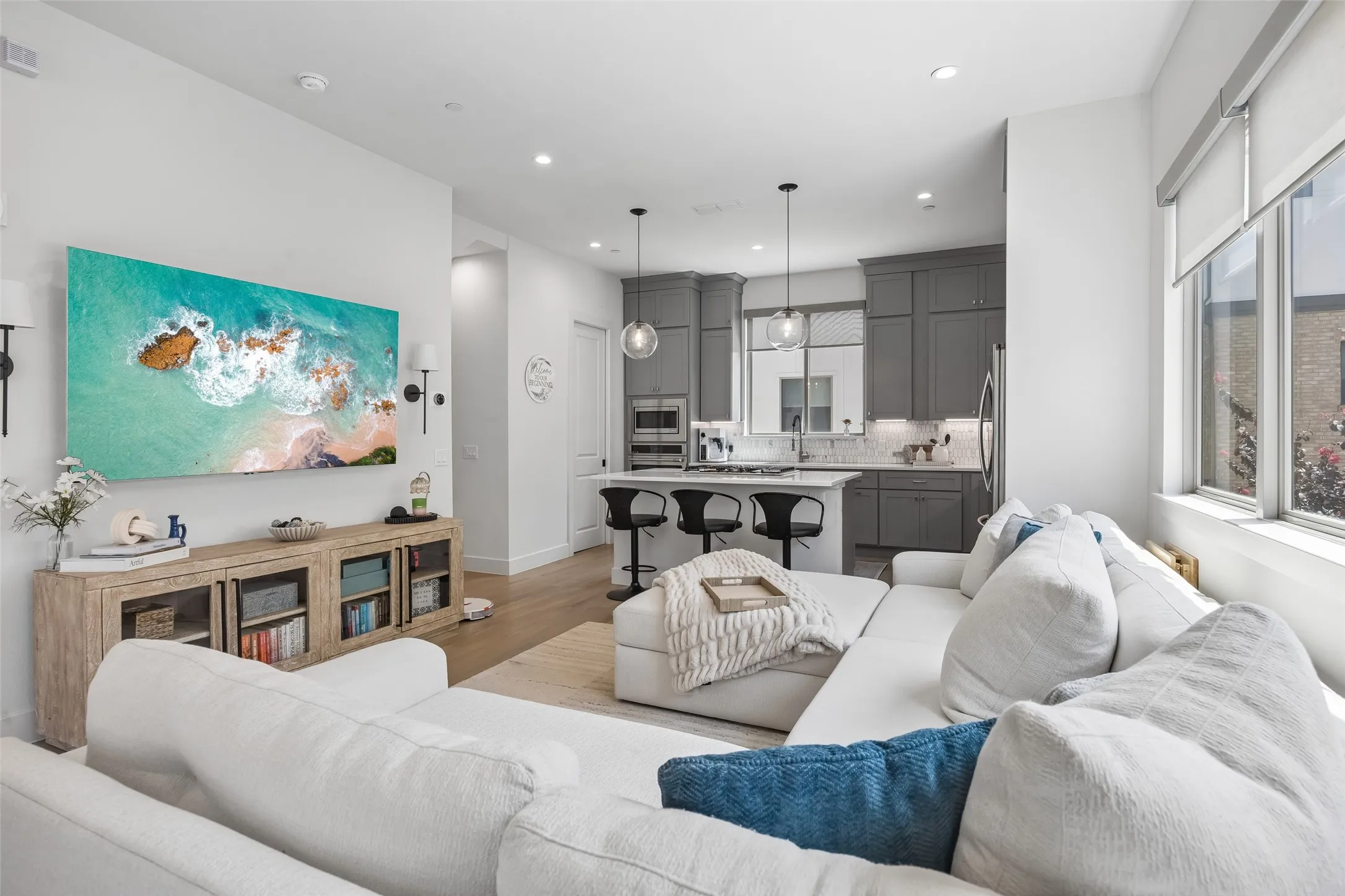 Condominium For Sale in Dallas County , 13900 Noel Road 301, Dallas, Texas 75240, 2 Bedroom, 3 Bathroom, 2 Garage spaces, 1,565 Sqft, built in 2022, mls#21344309, Real Estate Agent in Dallas, Homes For Sale in Dallas county, Homes For Sale in Dallas, Realtor in Dallas Texas, Real Estate Brokerage Independent Realty Texas, Luminita Cordes Realtor
