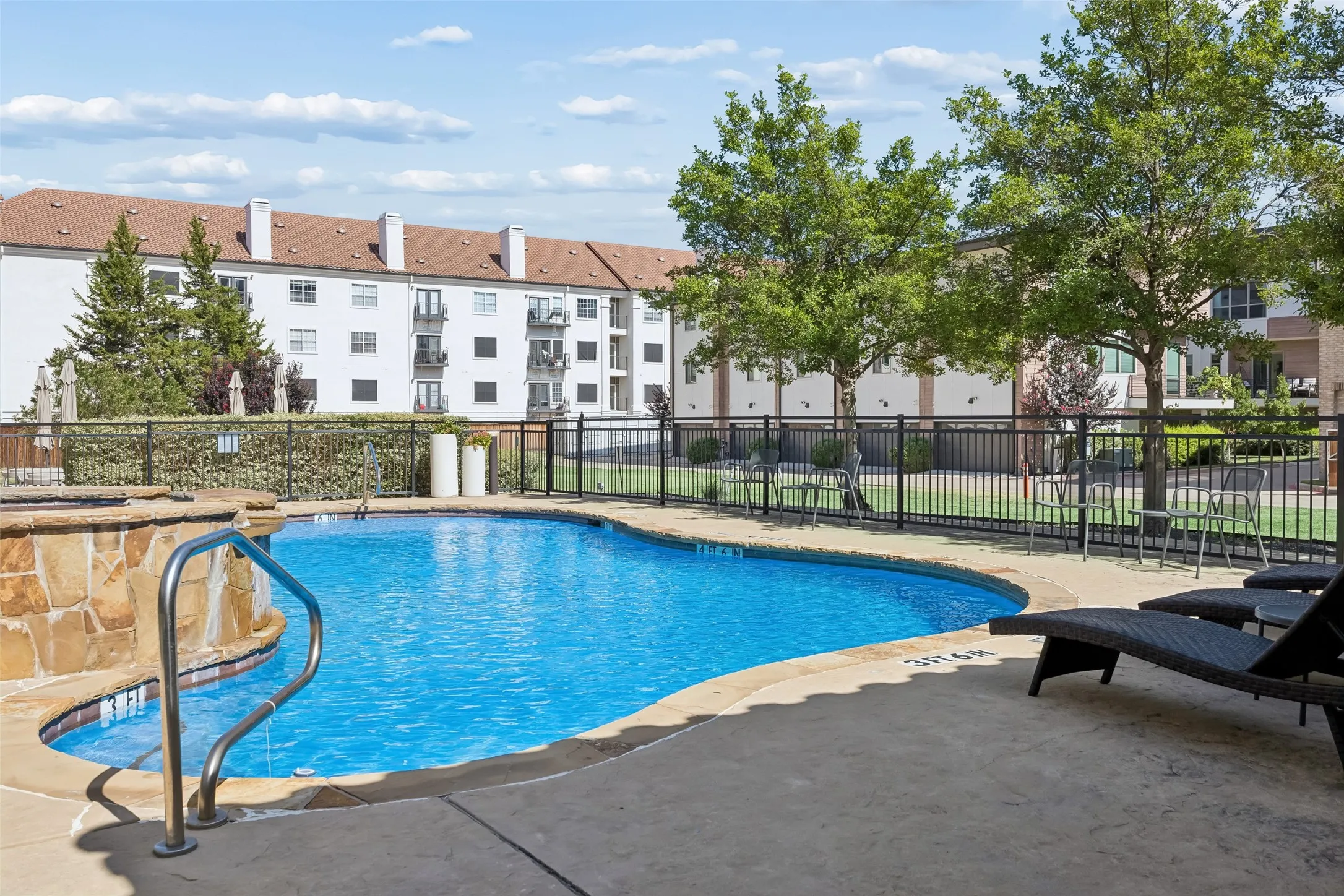 Condominium For Sale in Dallas County , 13900 Noel Road 301, Dallas, Texas 75240, 2 Bedroom, 3 Bathroom, 2 Garage spaces, 1,565 Sqft, built in 2022, mls#21344309, Real Estate Agent in Dallas, Homes For Sale in Dallas county, Homes For Sale in Dallas, Realtor in Dallas Texas, Real Estate Brokerage Independent Realty Texas, Luminita Cordes Realtor