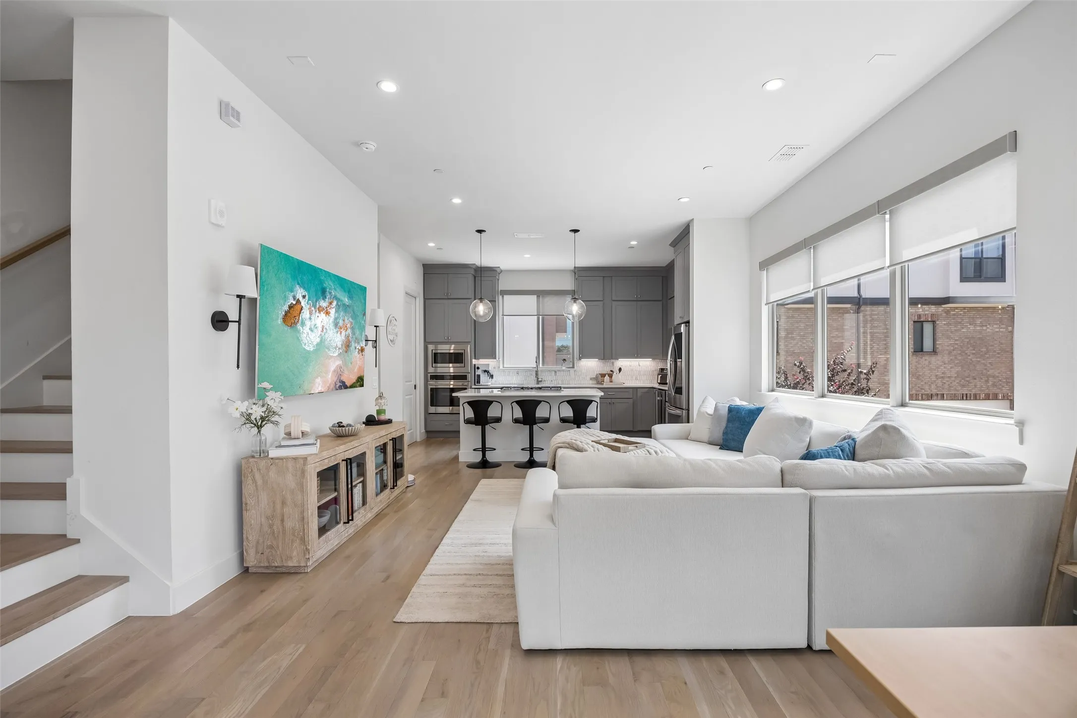 Condominium For Sale in Dallas County , 13900 Noel Road 301, Dallas, Texas 75240, 2 Bedroom, 3 Bathroom, 2 Garage spaces, 1,565 Sqft, built in 2022, mls#21344309, Real Estate Agent in Dallas, Homes For Sale in Dallas county, Homes For Sale in Dallas, Realtor in Dallas Texas, Real Estate Brokerage Independent Realty Texas, Luminita Cordes Realtor
