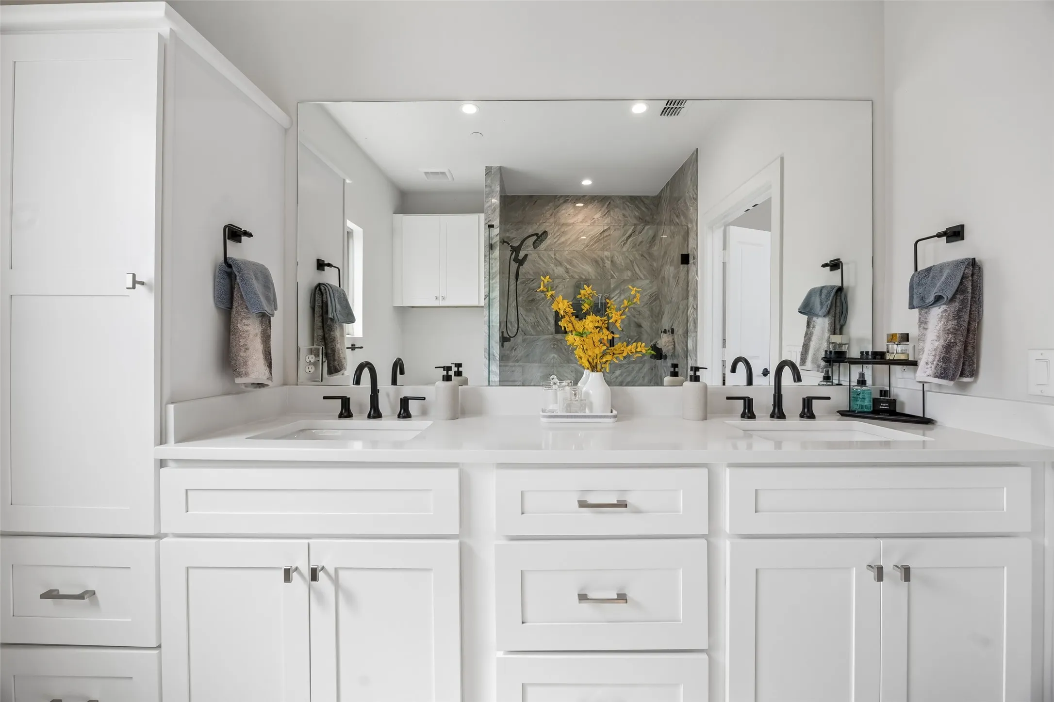 Condominium For Sale in Dallas County , 13900 Noel Road 301, Dallas, Texas 75240, 2 Bedroom, 3 Bathroom, 2 Garage spaces, 1,565 Sqft, built in 2022, mls#21344309, Real Estate Agent in Dallas, Homes For Sale in Dallas county, Homes For Sale in Dallas, Realtor in Dallas Texas, Real Estate Brokerage Independent Realty Texas, Luminita Cordes Realtor