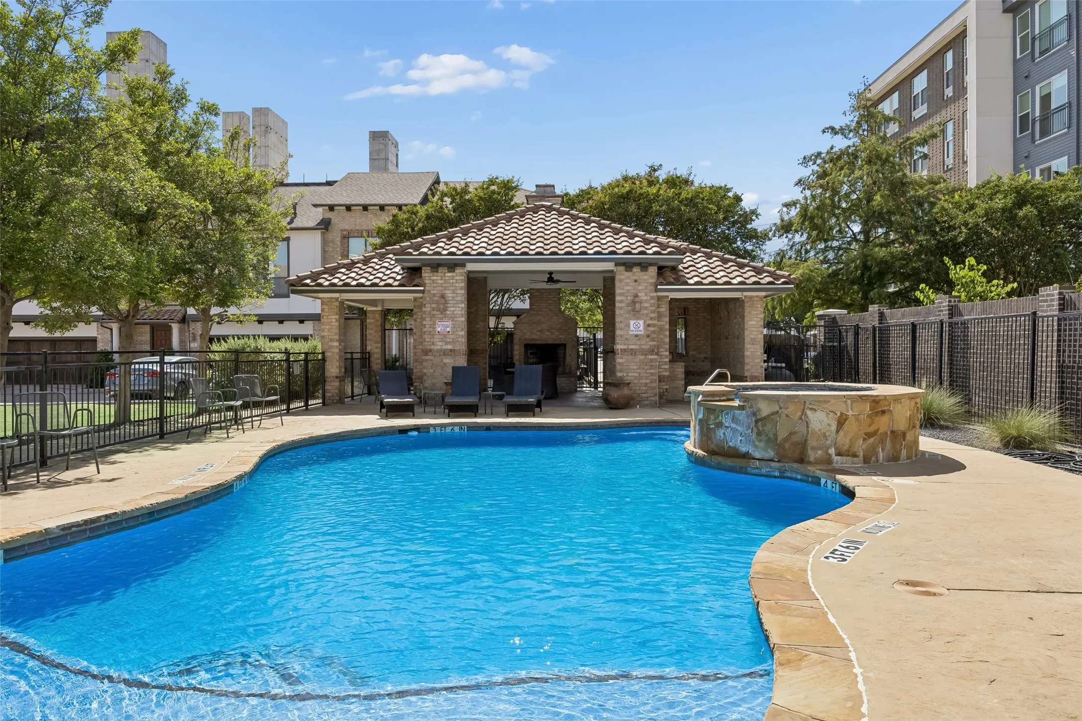 Condominium For Sale in Dallas County , 13900 Noel Road 301, Dallas, Texas 75240, 2 Bedroom, 3 Bathroom, 2 Garage spaces, 1,565 Sqft, built in 2022, mls#21344309, Real Estate Agent in Dallas, Homes For Sale in Dallas county, Homes For Sale in Dallas, Realtor in Dallas Texas, Real Estate Brokerage Independent Realty Texas, Luminita Cordes Realtor