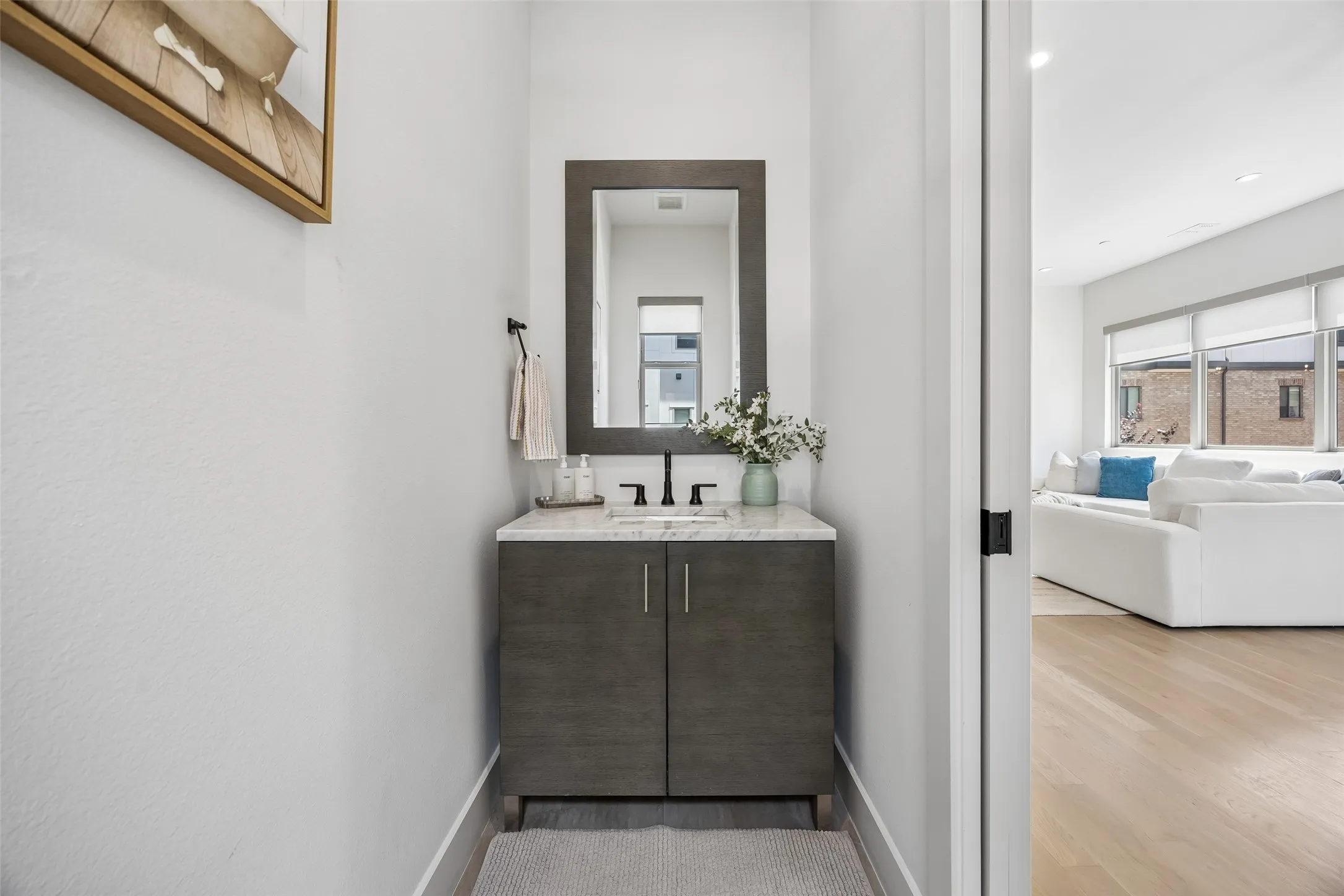 Condominium For Sale in Dallas County , 13900 Noel Road 301, Dallas, Texas 75240, 2 Bedroom, 3 Bathroom, 2 Garage spaces, 1,565 Sqft, built in 2022, mls#21344309, Real Estate Agent in Dallas, Homes For Sale in Dallas county, Homes For Sale in Dallas, Realtor in Dallas Texas, Real Estate Brokerage Independent Realty Texas, Luminita Cordes Realtor