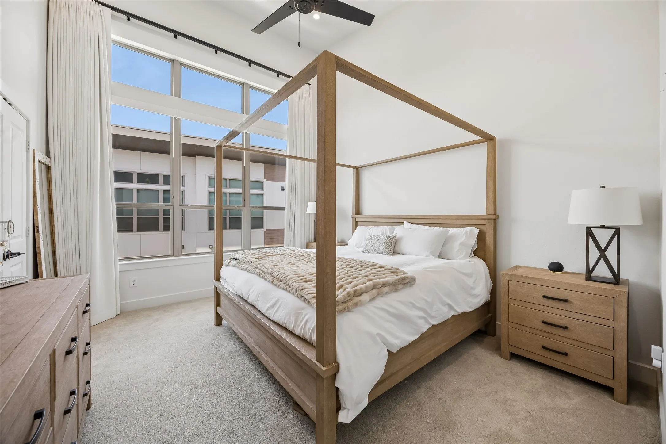 Condominium For Sale in Dallas County , 13900 Noel Road 301, Dallas, Texas 75240, 2 Bedroom, 3 Bathroom, 2 Garage spaces, 1,565 Sqft, built in 2022, mls#21344309, Real Estate Agent in Dallas, Homes For Sale in Dallas county, Homes For Sale in Dallas, Realtor in Dallas Texas, Real Estate Brokerage Independent Realty Texas, Luminita Cordes Realtor