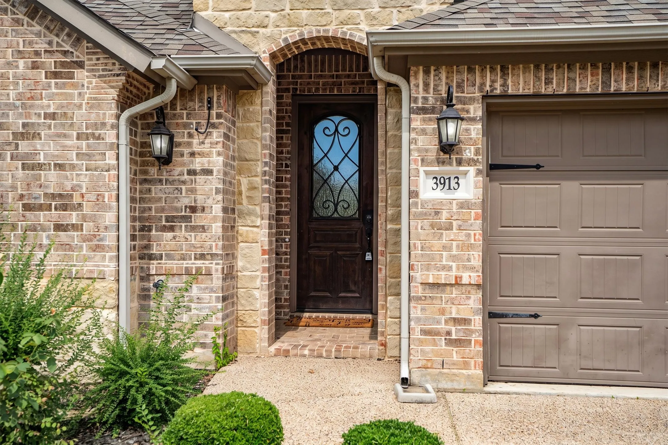 Single Family Residence For Sale in Denton County , 3913 Roxbury Street, Denton, Texas 76210, 3 Bedroom, 2 Bathroom, 2 Garage spaces, 1,918 Sqft, built in 2016, mls#21340574, Real Estate Agent in Denton, Homes For Sale in Denton county, Homes For Sale in Denton, Realtor in Denton Texas, Real Estate Brokerage Independent Realty Texas, Luminita Cordes Realtor