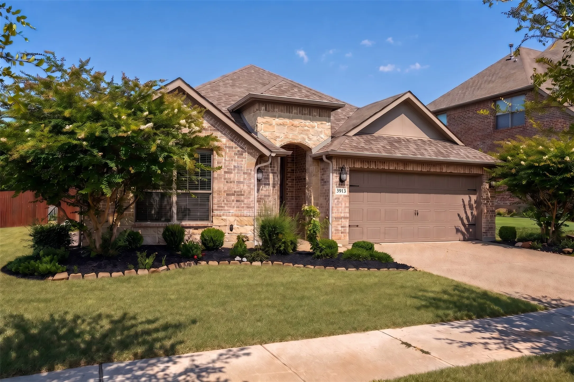 Single Family Residence For Sale in Denton County , 3913 Roxbury Street, Denton, Texas 76210, 3 Bedroom, 2 Bathroom, 2 Garage spaces, 1,918 Sqft, built in 2016, mls#21340574, Real Estate Agent in Denton, Homes For Sale in Denton county, Homes For Sale in Denton, Realtor in Denton Texas, Real Estate Brokerage Independent Realty Texas, Luminita Cordes Realtor