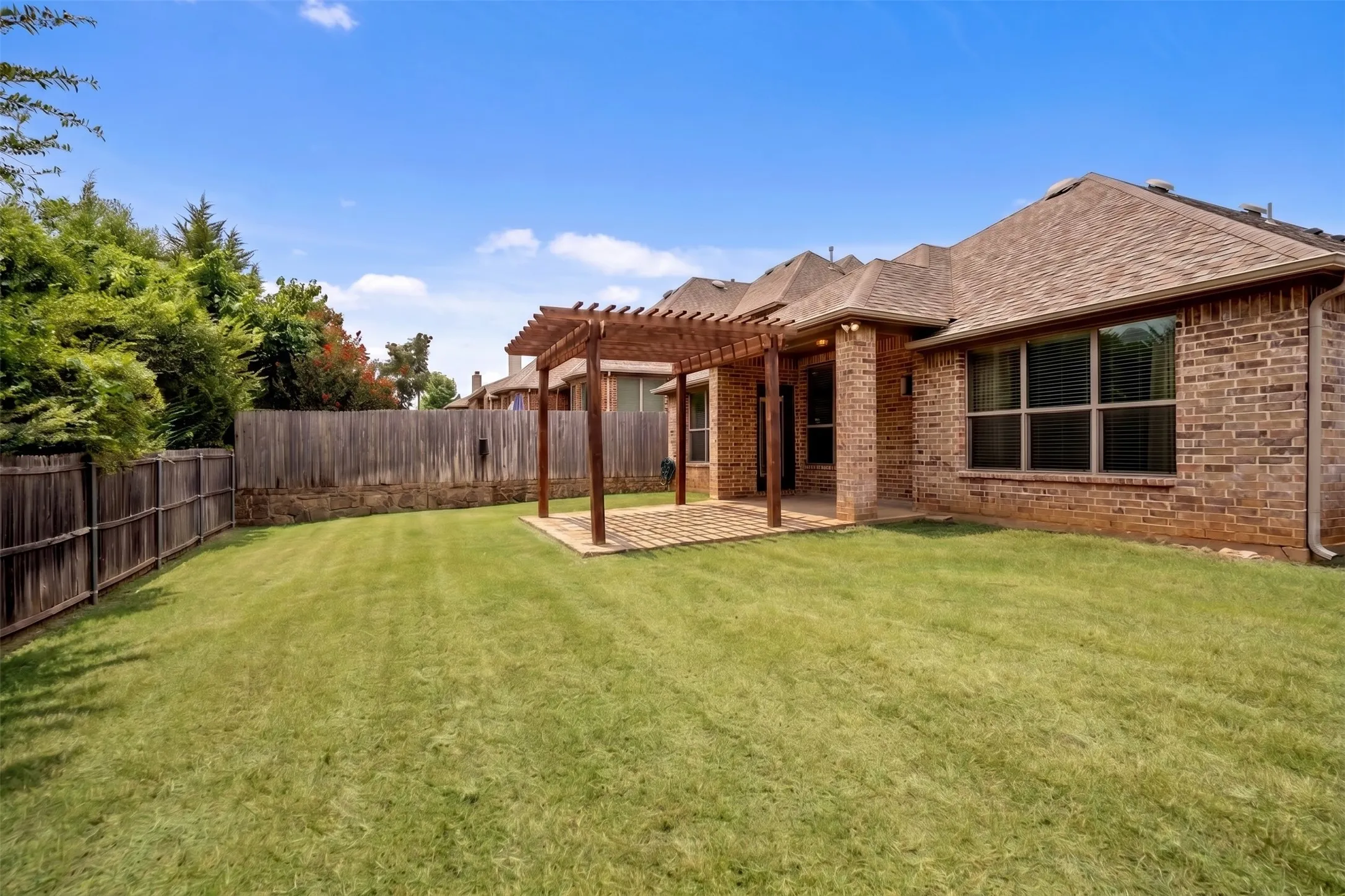 Single Family Residence For Sale in Denton County , 3913 Roxbury Street, Denton, Texas 76210, 3 Bedroom, 2 Bathroom, 2 Garage spaces, 1,918 Sqft, built in 2016, mls#21340574, Real Estate Agent in Denton, Homes For Sale in Denton county, Homes For Sale in Denton, Realtor in Denton Texas, Real Estate Brokerage Independent Realty Texas, Luminita Cordes Realtor