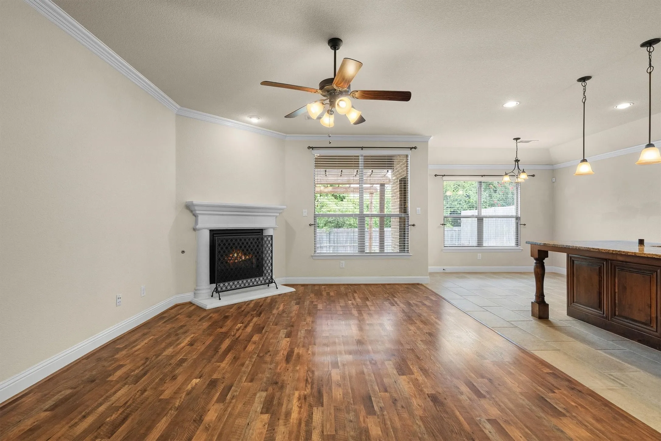 Single Family Residence For Sale in Denton County , 3913 Roxbury Street, Denton, Texas 76210, 3 Bedroom, 2 Bathroom, 2 Garage spaces, 1,918 Sqft, built in 2016, mls#21340574, Real Estate Agent in Denton, Homes For Sale in Denton county, Homes For Sale in Denton, Realtor in Denton Texas, Real Estate Brokerage Independent Realty Texas, Luminita Cordes Realtor