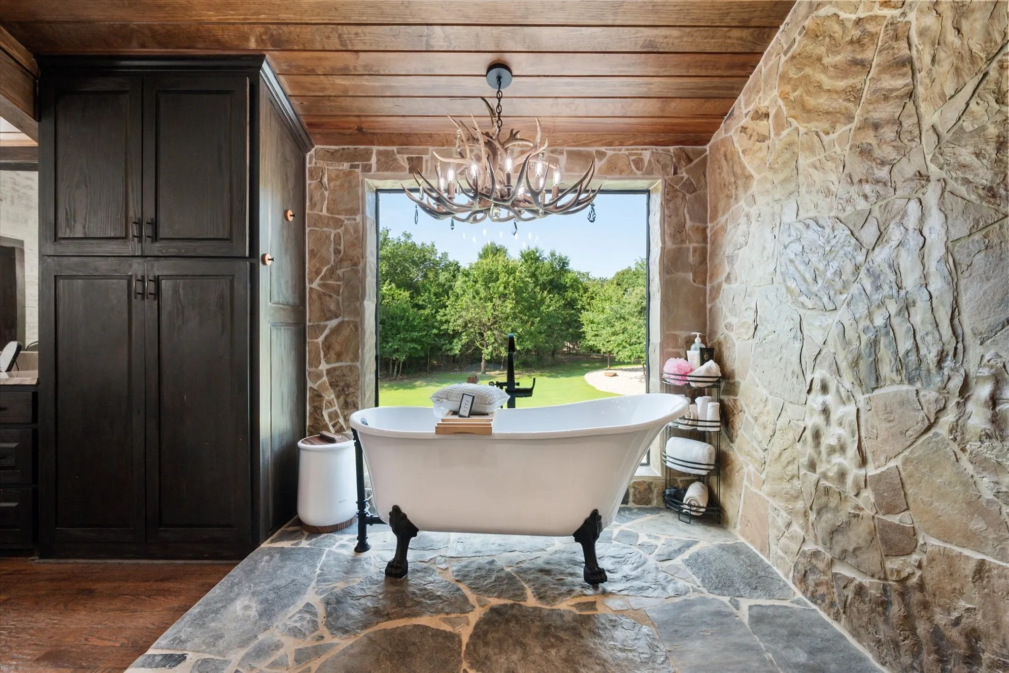 Farm For Sale in Freestone County , 218 FCR 1055, Wortham, Texas 76693, 4 Bedrooms, 4 Bathrooms, 2 Garage spaces, 6,400 Sqft, built in 2023, Price $10,500,000, mls#21342842, Real Estate Agent in Wortham, Homes For Sale in Freestone county, Homes For Sale in Wortham, Realtor in Wortham Texas, Real Estate Brokerage Independent Realty Texas, Luminita Cordes Realtor