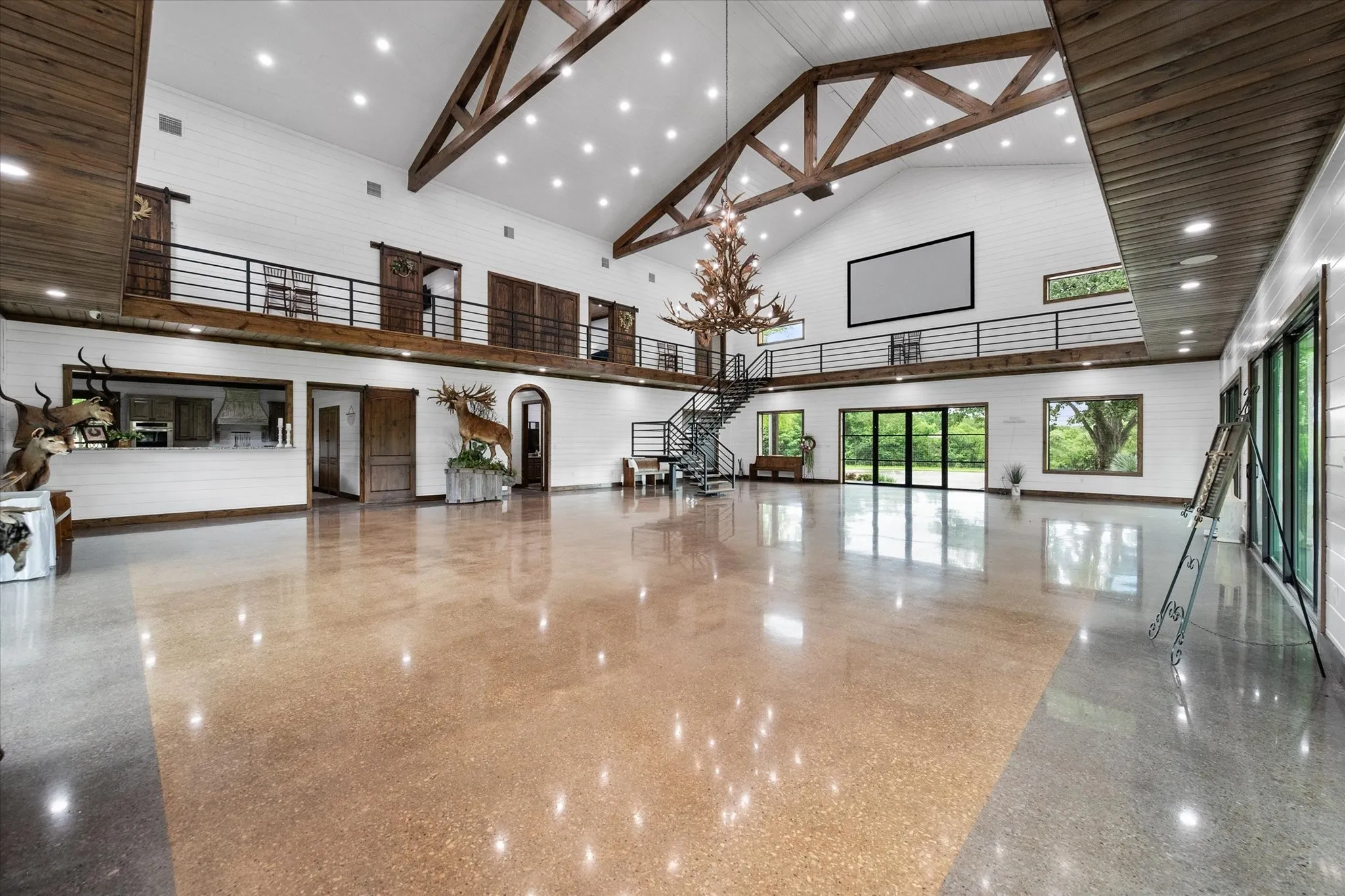 Farm For Sale in Freestone County , 218 FCR 1055, Wortham, Texas 76693, 4 Bedrooms, 4 Bathrooms, 2 Garage spaces, 6,400 Sqft, built in 2023, Price $10,500,000, mls#21342842, Real Estate Agent in Wortham, Homes For Sale in Freestone county, Homes For Sale in Wortham, Realtor in Wortham Texas, Real Estate Brokerage Independent Realty Texas, Luminita Cordes Realtor