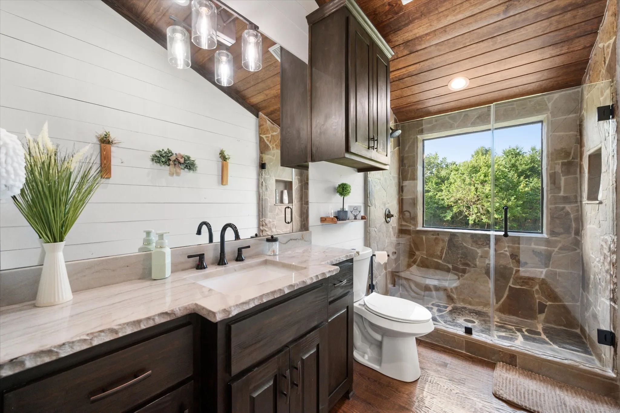 Farm For Sale in Freestone County , 218 FCR 1055, Wortham, Texas 76693, 4 Bedrooms, 4 Bathrooms, 2 Garage spaces, 6,400 Sqft, built in 2023, Price $10,500,000, mls#21342842, Real Estate Agent in Wortham, Homes For Sale in Freestone county, Homes For Sale in Wortham, Realtor in Wortham Texas, Real Estate Brokerage Independent Realty Texas, Luminita Cordes Realtor