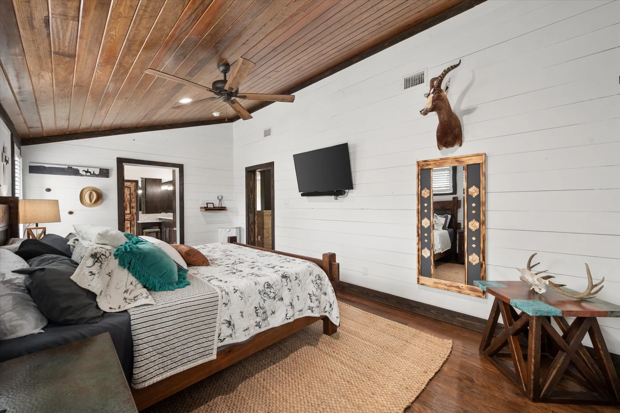 Farm For Sale in Freestone County , 218 FCR 1055, Wortham, Texas 76693, 4 Bedrooms, 4 Bathrooms, 2 Garage spaces, 6,400 Sqft, built in 2023, Price $10,500,000, mls#21342842, Real Estate Agent in Wortham, Homes For Sale in Freestone county, Homes For Sale in Wortham, Realtor in Wortham Texas, Real Estate Brokerage Independent Realty Texas, Luminita Cordes Realtor