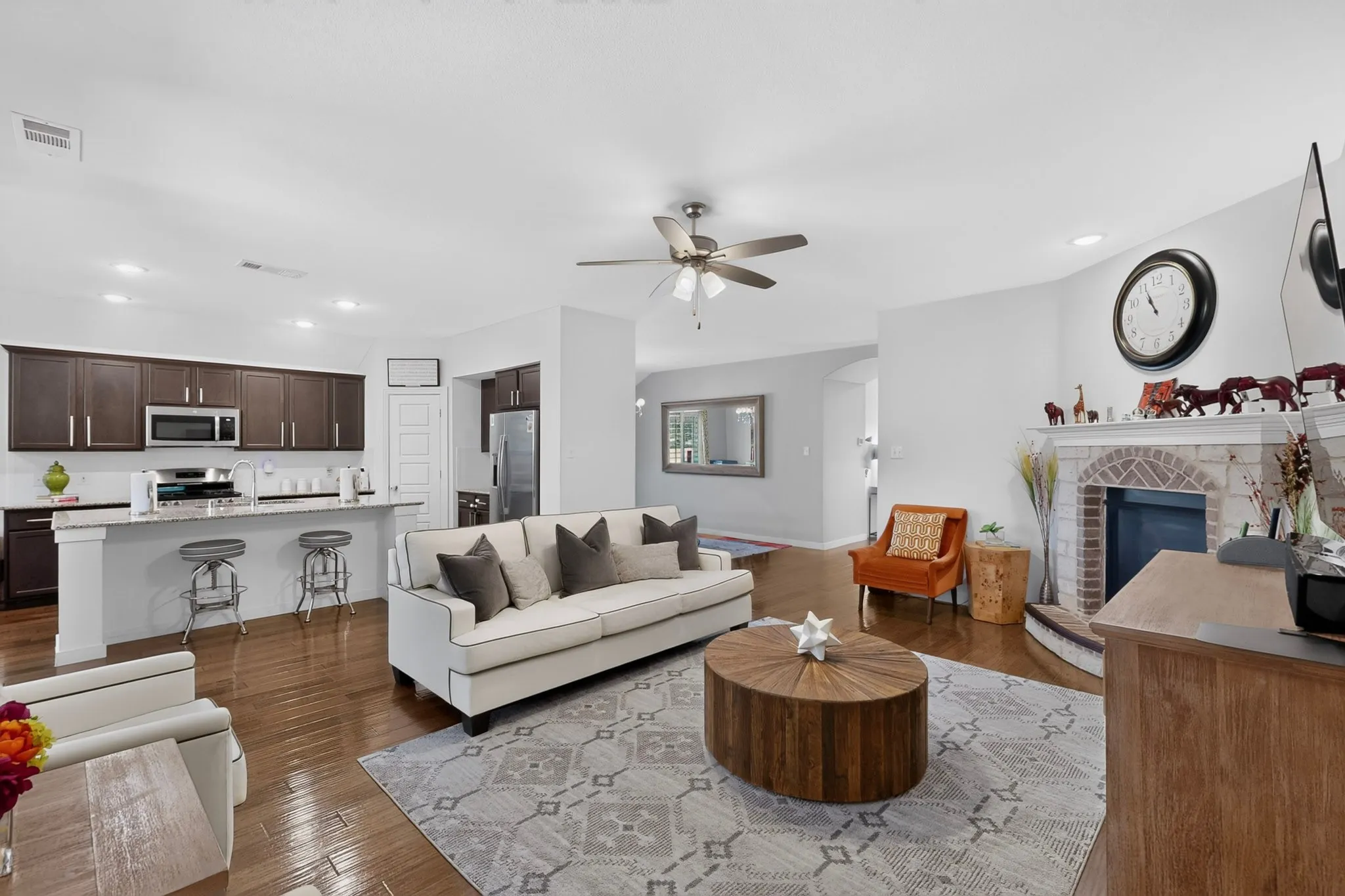 Single Family Residence For Sale in Collin County , 1021 Acacia Drive, Anna, Texas 75409, 4 Bedroom, 3 Bathroom, 2 Garage spaces, 2,085 Sqft, built in 2016, mls#21340098, Real Estate Agent in Anna, Homes For Sale in Collin county, Homes For Sale in Anna, Realtor in Anna Texas, Real Estate Brokerage Independent Realty Texas, Luminita Cordes Realtor
