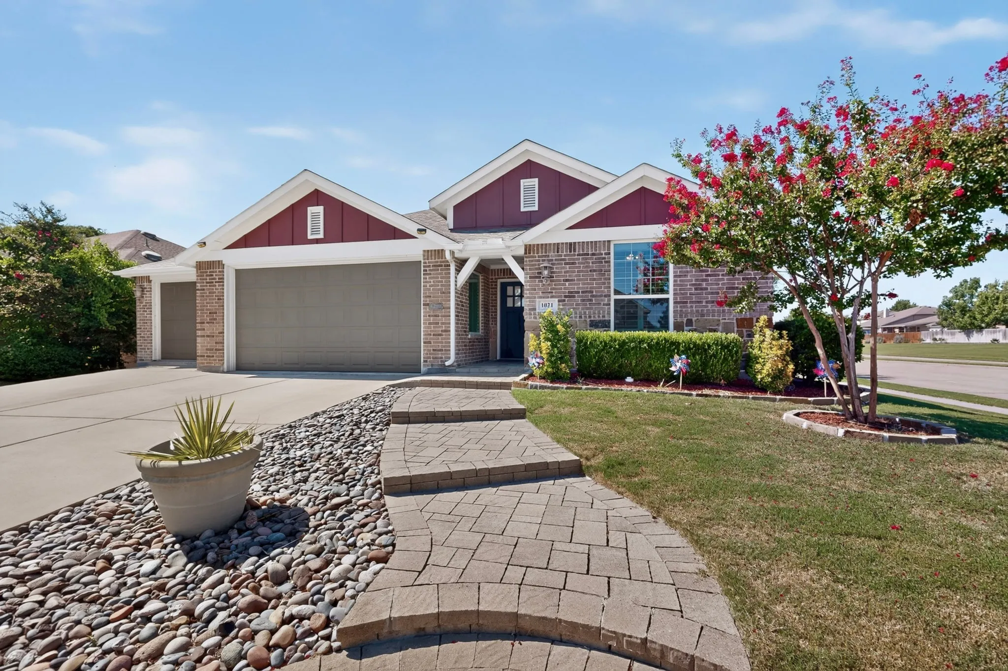 Single Family Residence For Sale in Collin County , 1021 Acacia Drive, Anna, Texas 75409, 4 Bedroom, 3 Bathroom, 2 Garage spaces, 2,085 Sqft, built in 2016, mls#21340098, Real Estate Agent in Anna, Homes For Sale in Collin county, Homes For Sale in Anna, Realtor in Anna Texas, Real Estate Brokerage Independent Realty Texas, Luminita Cordes Realtor