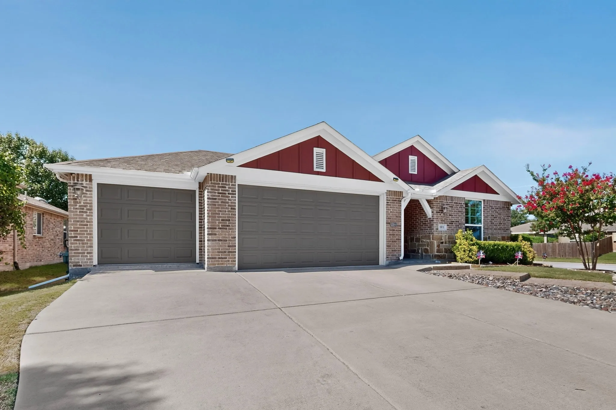 Single Family Residence For Sale in Collin County , 1021 Acacia Drive, Anna, Texas 75409, 4 Bedroom, 3 Bathroom, 2 Garage spaces, 2,085 Sqft, built in 2016, mls#21340098, Real Estate Agent in Anna, Homes For Sale in Collin county, Homes For Sale in Anna, Realtor in Anna Texas, Real Estate Brokerage Independent Realty Texas, Luminita Cordes Realtor