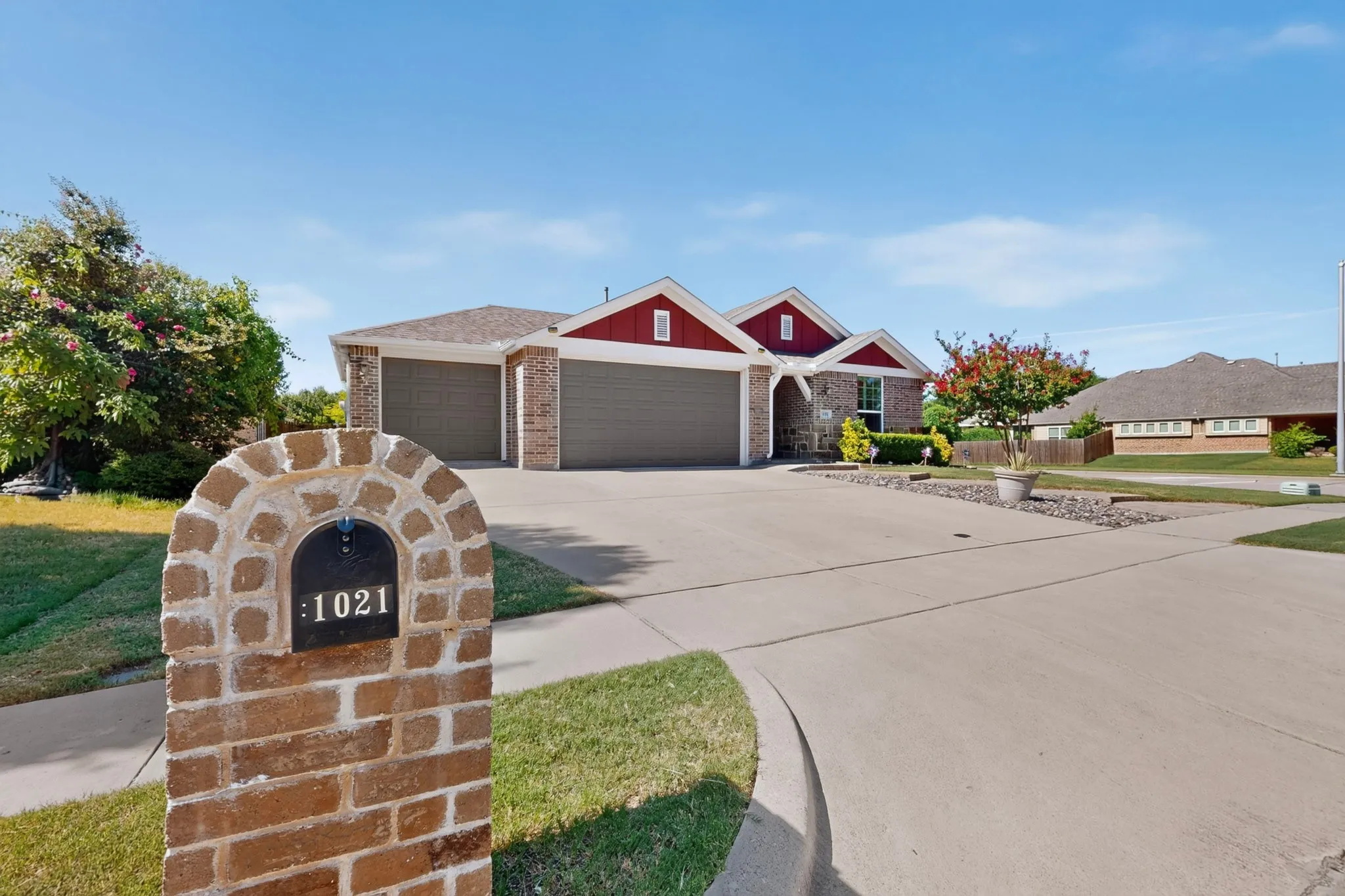 Single Family Residence For Sale in Collin County , 1021 Acacia Drive, Anna, Texas 75409, 4 Bedroom, 3 Bathroom, 2 Garage spaces, 2,085 Sqft, built in 2016, mls#21340098, Real Estate Agent in Anna, Homes For Sale in Collin county, Homes For Sale in Anna, Realtor in Anna Texas, Real Estate Brokerage Independent Realty Texas, Luminita Cordes Realtor