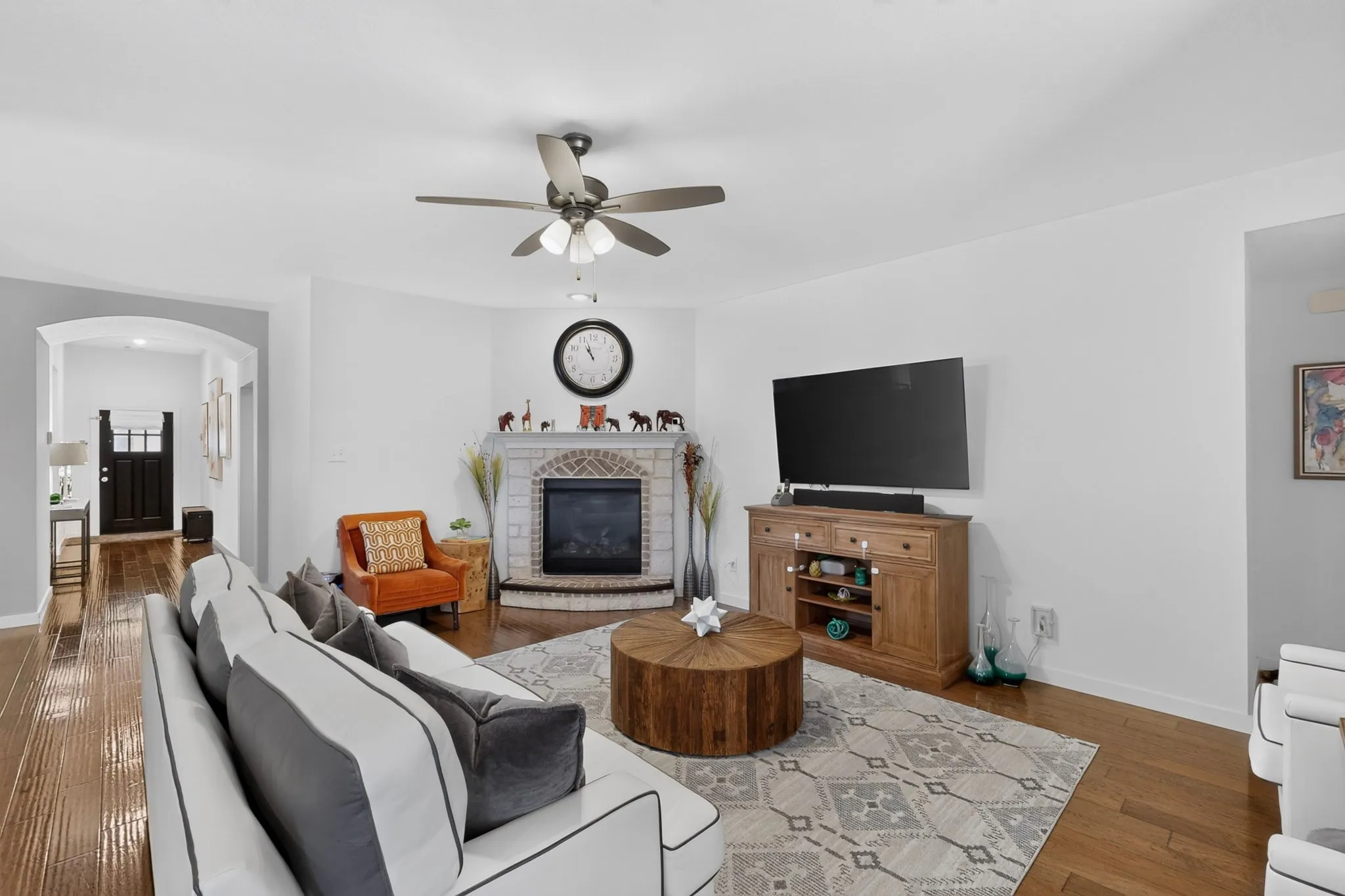 Single Family Residence For Sale in Collin County , 1021 Acacia Drive, Anna, Texas 75409, 4 Bedroom, 3 Bathroom, 2 Garage spaces, 2,085 Sqft, built in 2016, mls#21340098, Real Estate Agent in Anna, Homes For Sale in Collin county, Homes For Sale in Anna, Realtor in Anna Texas, Real Estate Brokerage Independent Realty Texas, Luminita Cordes Realtor