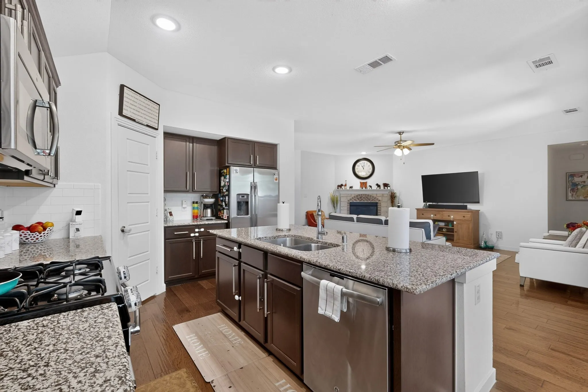 Single Family Residence For Sale in Collin County , 1021 Acacia Drive, Anna, Texas 75409, 4 Bedroom, 3 Bathroom, 2 Garage spaces, 2,085 Sqft, built in 2016, mls#21340098, Real Estate Agent in Anna, Homes For Sale in Collin county, Homes For Sale in Anna, Realtor in Anna Texas, Real Estate Brokerage Independent Realty Texas, Luminita Cordes Realtor