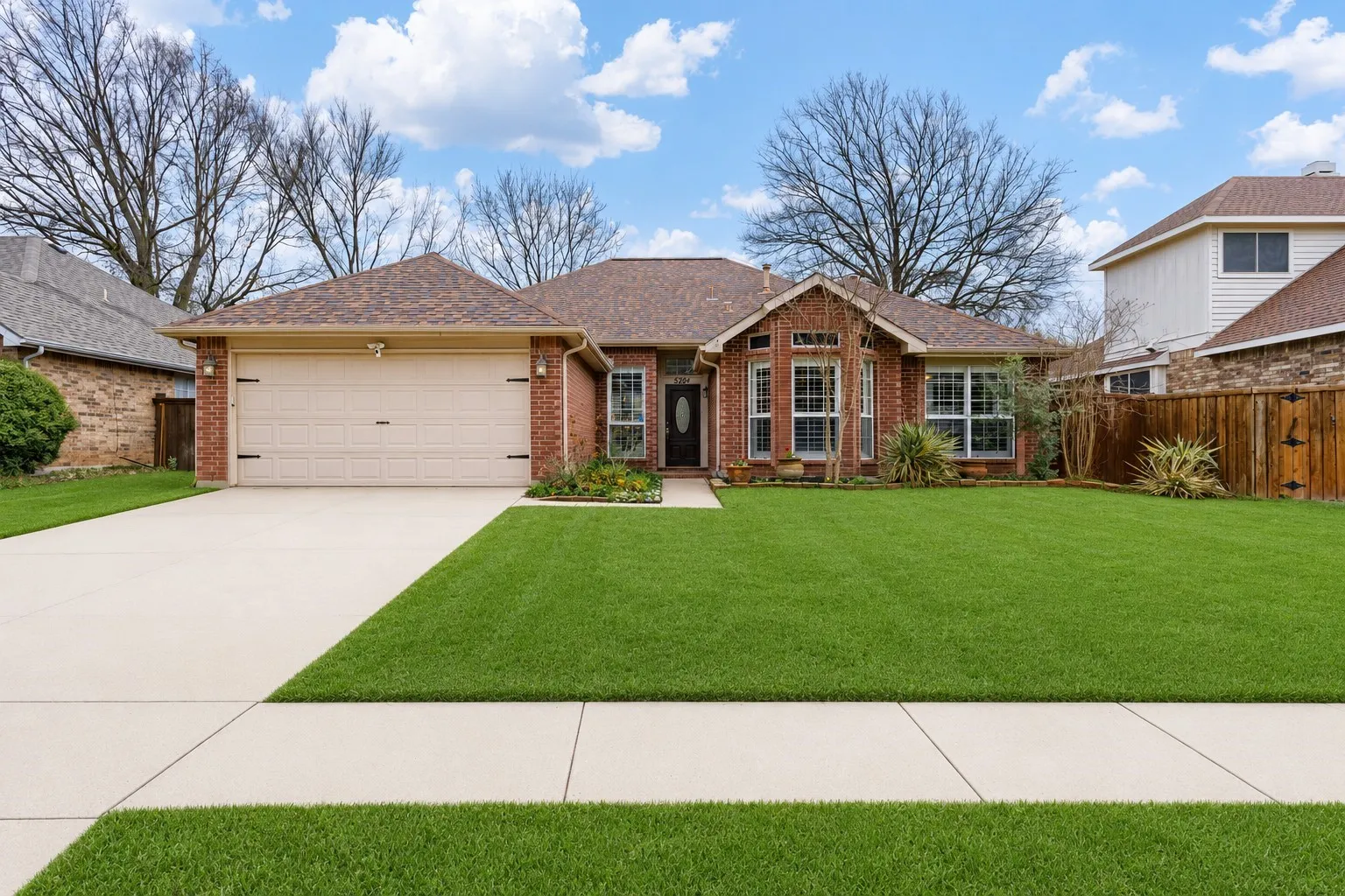 Single Family Residence For Sale in Denton County , 5204 Valleydale Drive, Flower Mound, Texas 75028, 3 Bedroom, 2 Bathroom, 2 Garage spaces, 2,104 Sqft, built in 1989, mls#21345012, Real Estate Agent in Flower Mound, Homes For Sale in Denton county, Homes For Sale in Flower Mound, Realtor in Flower Mound Texas, Real Estate Brokerage Independent Realty Texas, Luminita Cordes Realtor