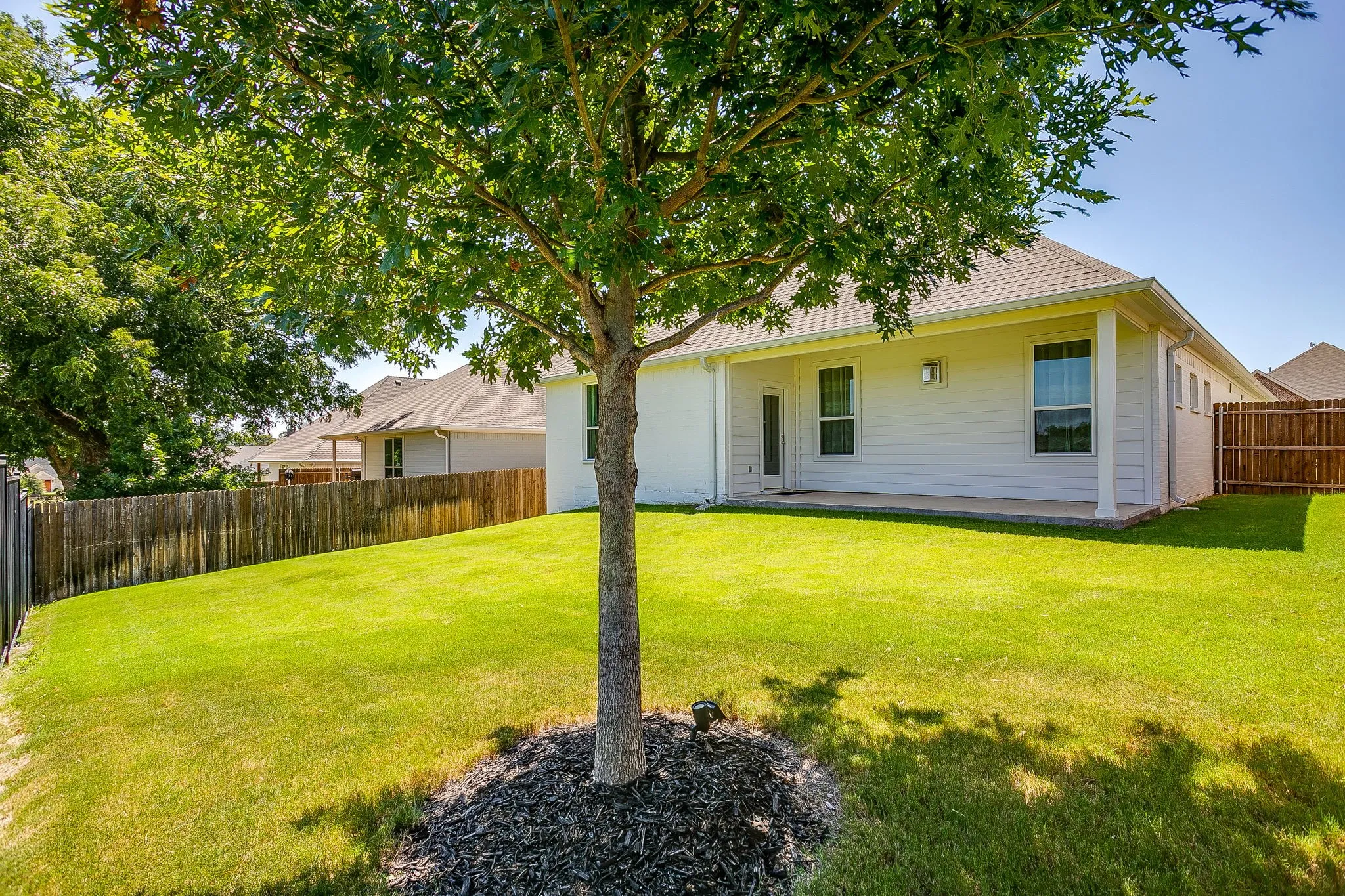Single Family Residence For Sale in Parker County , 1009 Brown Valley Trail, Weatherford, Texas 76087, 3 Bedroom, 2 Bathroom, 2 Garage spaces, 2,124 Sqft, built in 2022, mls#21342758, Real Estate Agent in Weatherford, Homes For Sale in Parker county, Homes For Sale in Weatherford, Realtor in Weatherford Texas, Real Estate Brokerage Independent Realty Texas, Luminita Cordes Realtor
