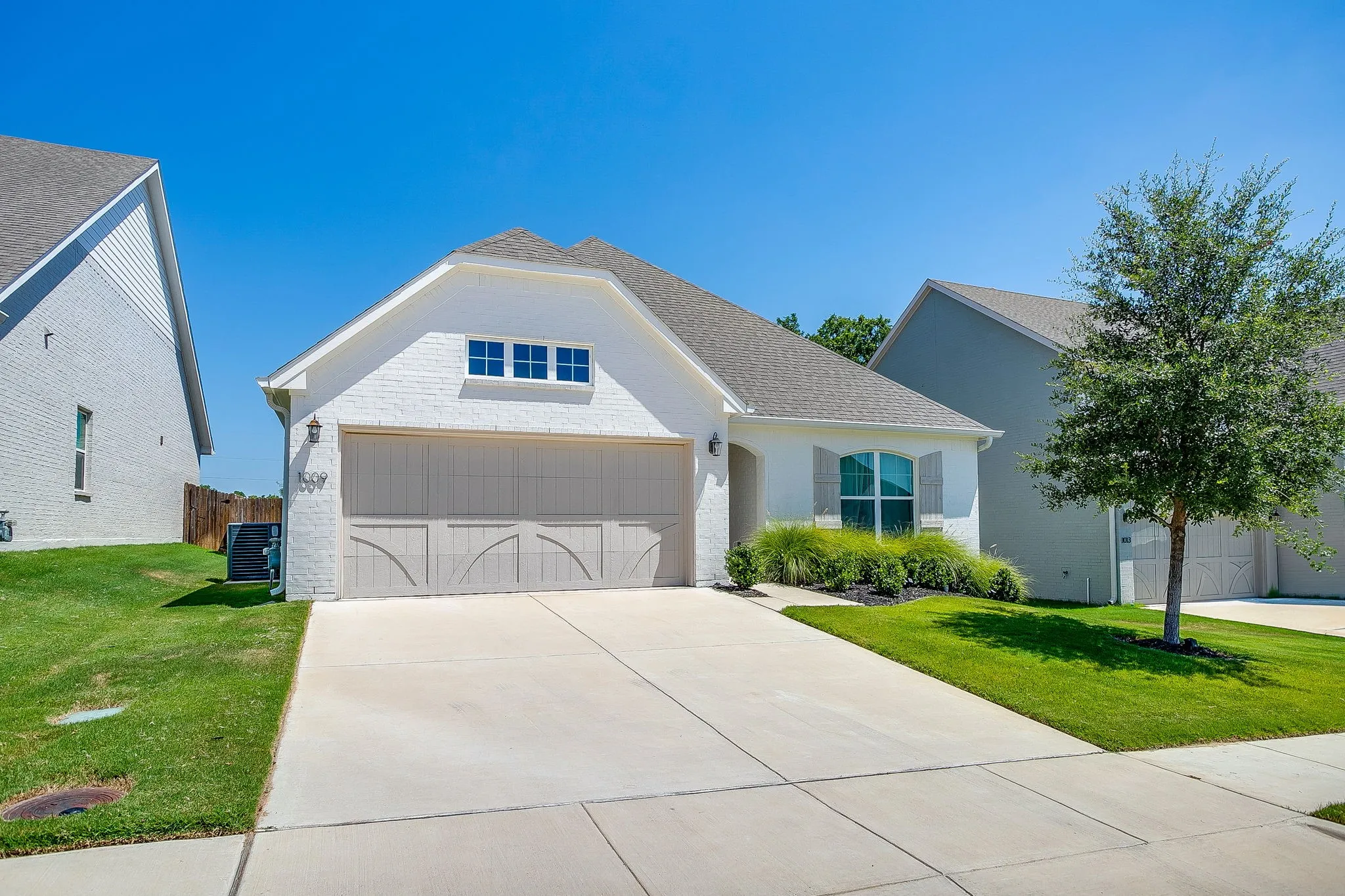 Single Family Residence For Sale in Parker County , 1009 Brown Valley Trail, Weatherford, Texas 76087, 3 Bedroom, 2 Bathroom, 2 Garage spaces, 2,124 Sqft, built in 2022, mls#21342758, Real Estate Agent in Weatherford, Homes For Sale in Parker county, Homes For Sale in Weatherford, Realtor in Weatherford Texas, Real Estate Brokerage Independent Realty Texas, Luminita Cordes Realtor