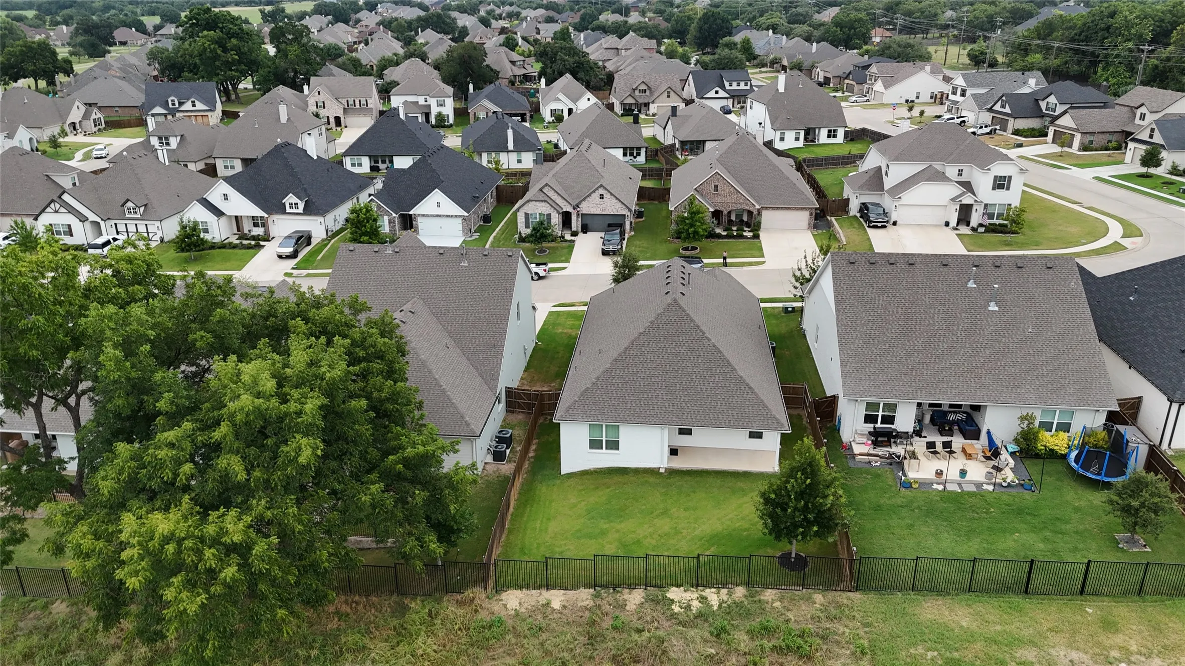 Single Family Residence For Sale in Parker County , 1009 Brown Valley Trail, Weatherford, Texas 76087, 3 Bedroom, 2 Bathroom, 2 Garage spaces, 2,124 Sqft, built in 2022, mls#21342758, Real Estate Agent in Weatherford, Homes For Sale in Parker county, Homes For Sale in Weatherford, Realtor in Weatherford Texas, Real Estate Brokerage Independent Realty Texas, Luminita Cordes Realtor