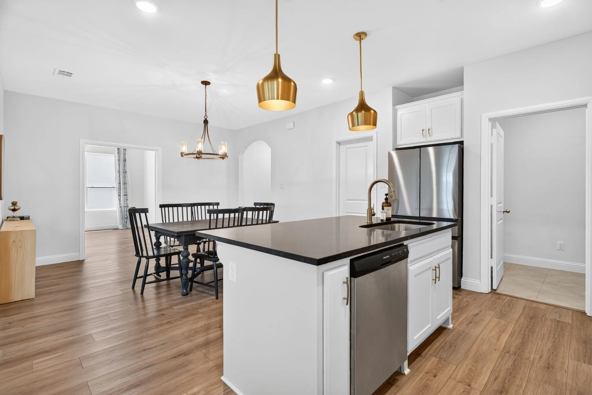Single Family Residence For Sale in Parker County , 1009 Brown Valley Trail, Weatherford, Texas 76087, 3 Bedroom, 2 Bathroom, 2 Garage spaces, 2,124 Sqft, built in 2022, mls#21342758, Real Estate Agent in Weatherford, Homes For Sale in Parker county, Homes For Sale in Weatherford, Realtor in Weatherford Texas, Real Estate Brokerage Independent Realty Texas, Luminita Cordes Realtor
