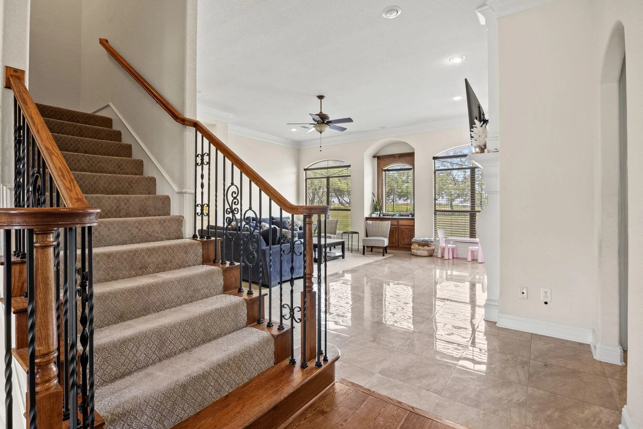 Single Family Residence For Sale in Dallas County , 804 Bentwater Parkway, Grand Prairie, Texas 75104, 5 Bedroom, 6 Bathroom, 3 Garage spaces, 4,037 Sqft, built in 2007, mls#21345084, Real Estate Agent in Grand Prairie, Homes For Sale in Dallas county, Homes For Sale in Grand Prairie, Realtor in Grand Prairie Texas, Real Estate Brokerage Independent Realty Texas, Luminita Cordes Realtor