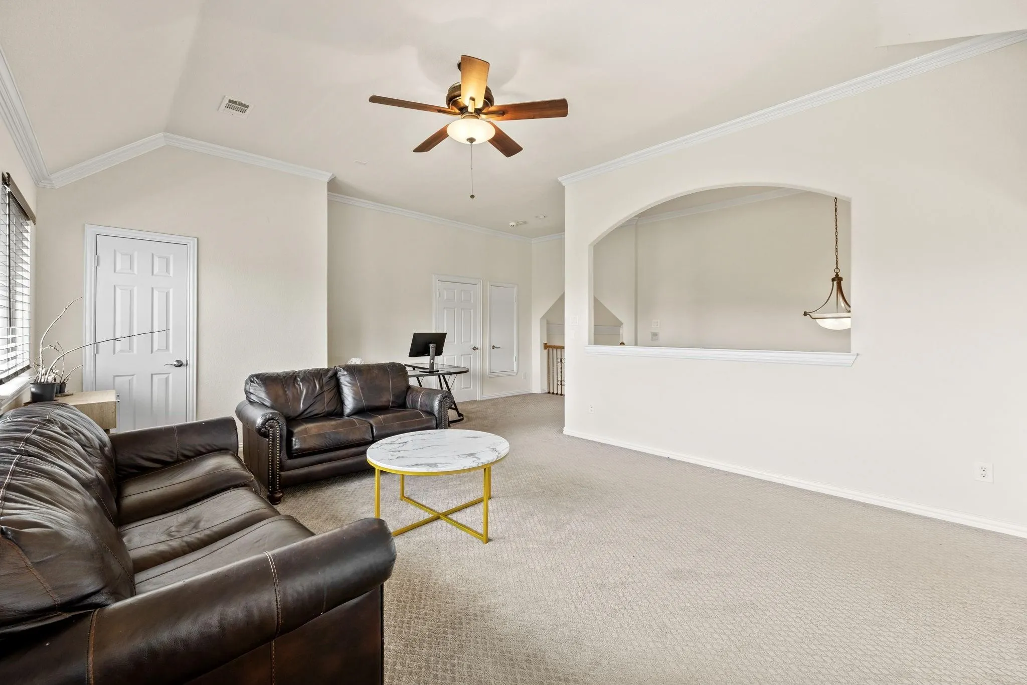 Single Family Residence For Sale in Dallas County , 804 Bentwater Parkway, Grand Prairie, Texas 75104, 5 Bedroom, 6 Bathroom, 3 Garage spaces, 4,037 Sqft, built in 2007, mls#21345084, Real Estate Agent in Grand Prairie, Homes For Sale in Dallas county, Homes For Sale in Grand Prairie, Realtor in Grand Prairie Texas, Real Estate Brokerage Independent Realty Texas, Luminita Cordes Realtor