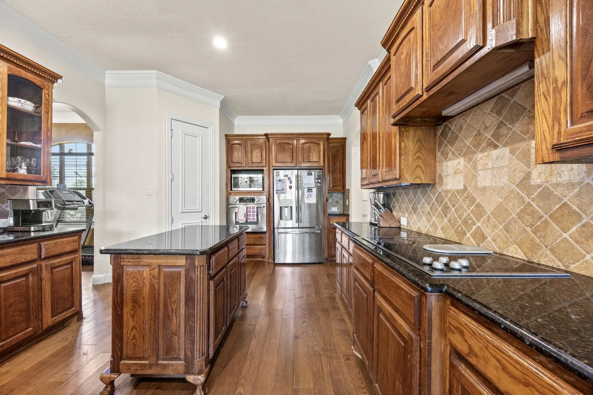 Single Family Residence For Sale in Dallas County , 804 Bentwater Parkway, Grand Prairie, Texas 75104, 5 Bedroom, 6 Bathroom, 3 Garage spaces, 4,037 Sqft, built in 2007, mls#21345084, Real Estate Agent in Grand Prairie, Homes For Sale in Dallas county, Homes For Sale in Grand Prairie, Realtor in Grand Prairie Texas, Real Estate Brokerage Independent Realty Texas, Luminita Cordes Realtor