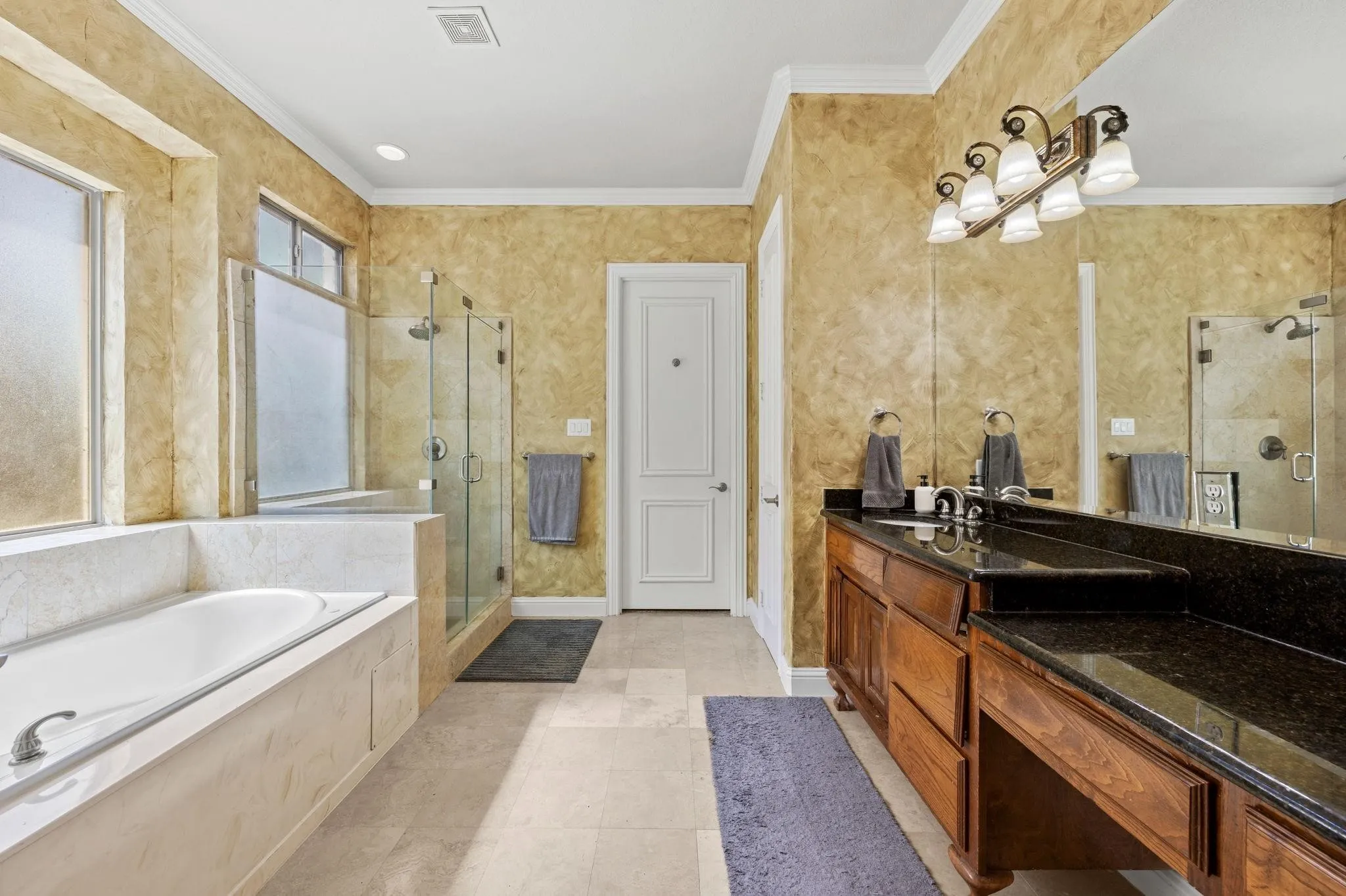 Single Family Residence For Sale in Dallas County , 804 Bentwater Parkway, Grand Prairie, Texas 75104, 5 Bedroom, 6 Bathroom, 3 Garage spaces, 4,037 Sqft, built in 2007, mls#21345084, Real Estate Agent in Grand Prairie, Homes For Sale in Dallas county, Homes For Sale in Grand Prairie, Realtor in Grand Prairie Texas, Real Estate Brokerage Independent Realty Texas, Luminita Cordes Realtor