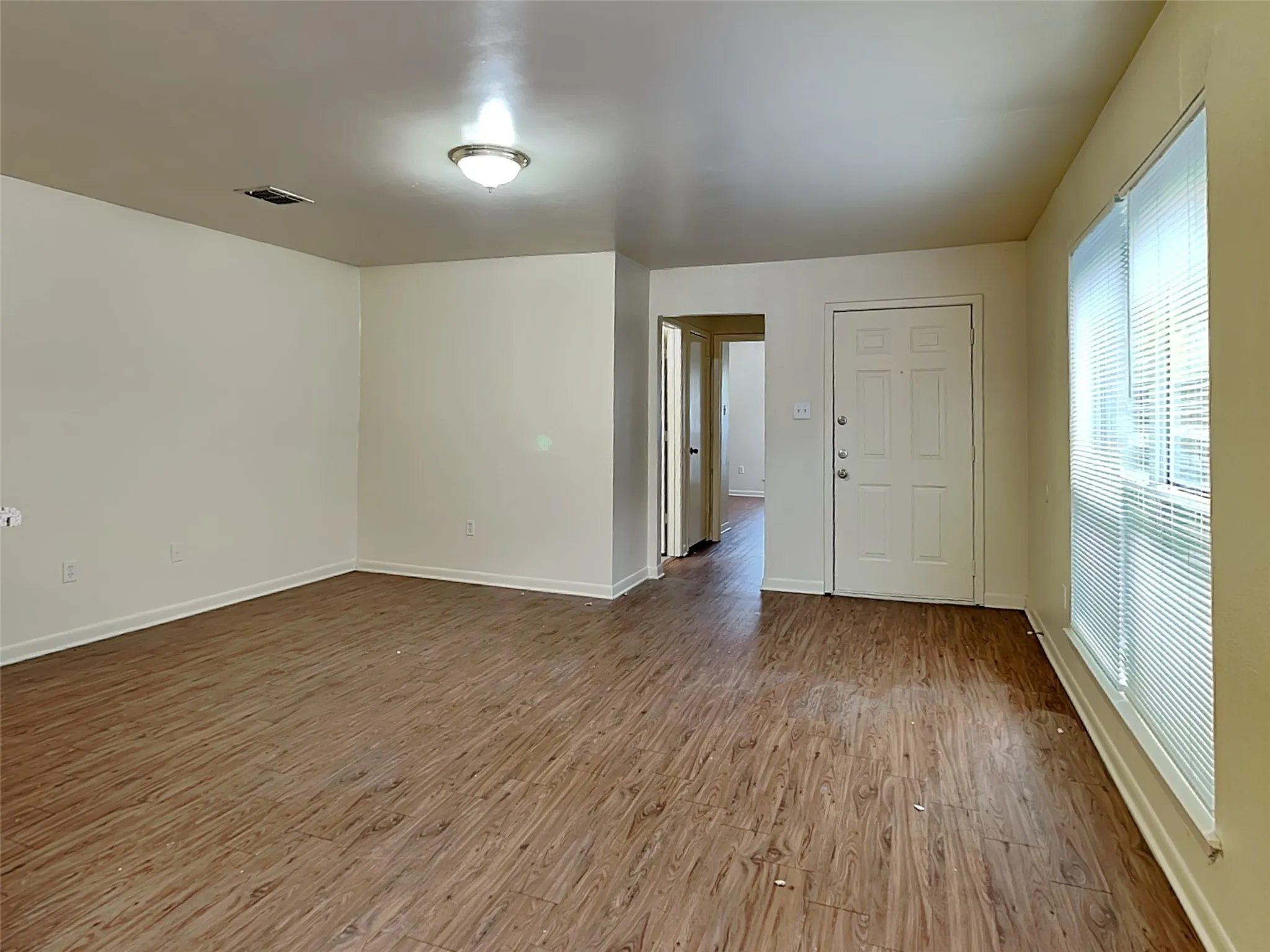 Single Family Residence For Rent in Tarrant County , 2955 Loving Avenue, Fort Worth, Texas 76106, 3 Bedroom, 2 Bathroom, Garage spaces, 2,256 Sqft, built in 2004, mls#21344271, Real Estate Agent in Fort Worth, Homes For Rent in Tarrant county, Homes For Rent in Fort Worth, Realtor in Fort Worth Texas, Real Estate Brokerage Independent Realty Texas, Luminita Cordes Realtor