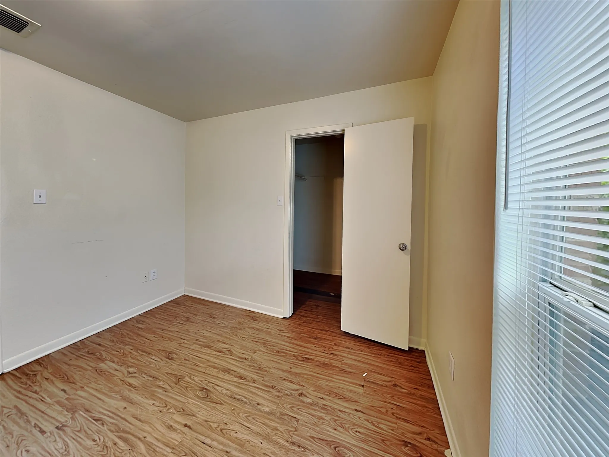 Single Family Residence For Rent in Tarrant County , 2955 Loving Avenue, Fort Worth, Texas 76106, 3 Bedroom, 2 Bathroom, Garage spaces, 2,256 Sqft, built in 2004, mls#21344271, Real Estate Agent in Fort Worth, Homes For Rent in Tarrant county, Homes For Rent in Fort Worth, Realtor in Fort Worth Texas, Real Estate Brokerage Independent Realty Texas, Luminita Cordes Realtor