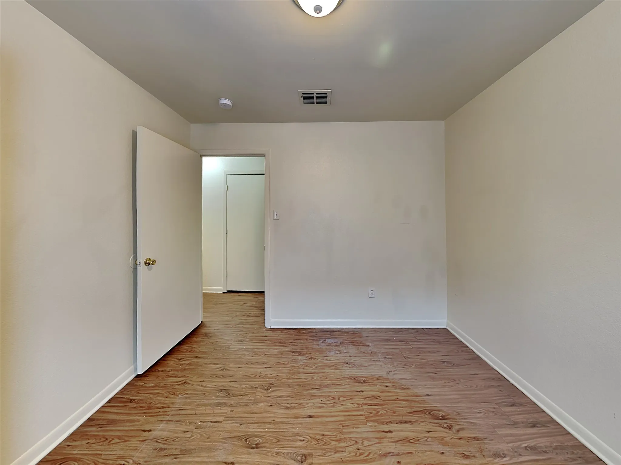 Single Family Residence For Rent in Tarrant County , 2955 Loving Avenue, Fort Worth, Texas 76106, 3 Bedroom, 2 Bathroom, Garage spaces, 2,256 Sqft, built in 2004, mls#21344271, Real Estate Agent in Fort Worth, Homes For Rent in Tarrant county, Homes For Rent in Fort Worth, Realtor in Fort Worth Texas, Real Estate Brokerage Independent Realty Texas, Luminita Cordes Realtor